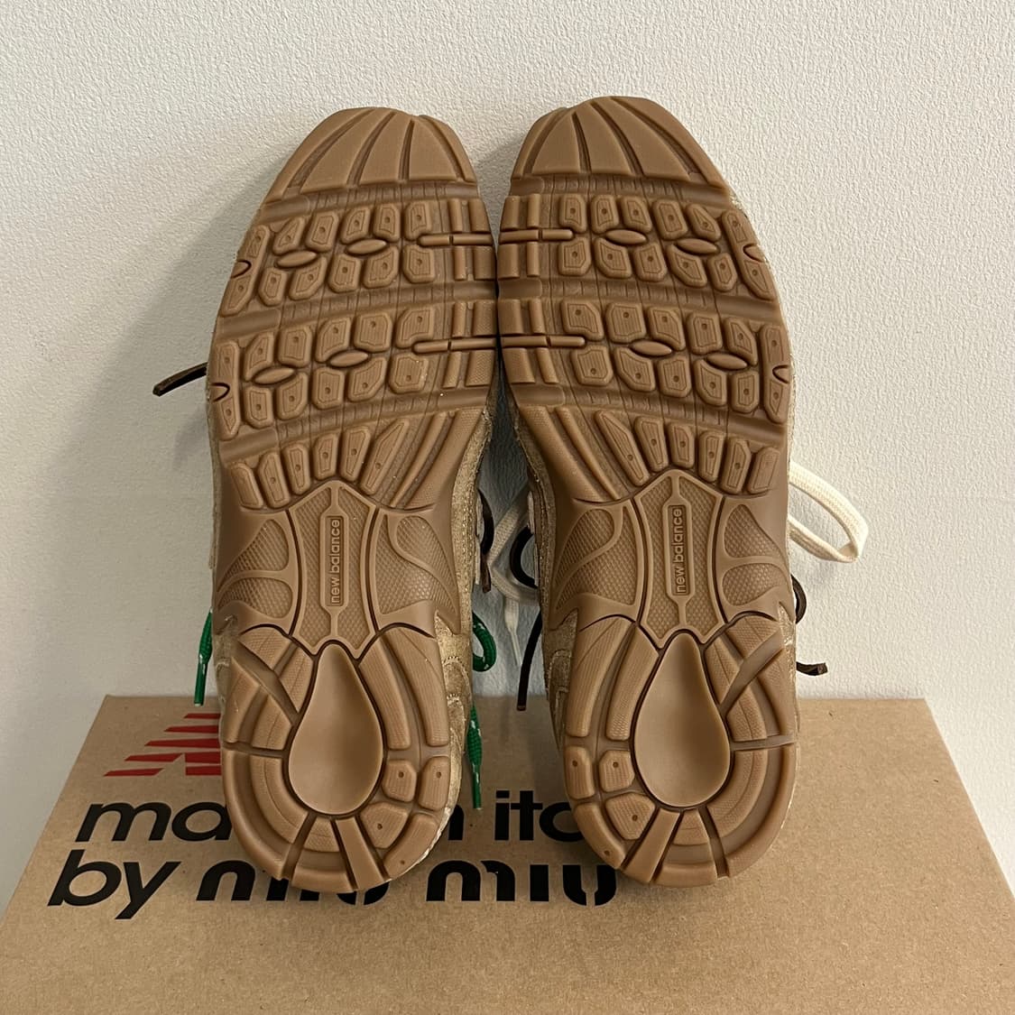 [37.5]미우미우 x 뉴발란스 26ss 스니커즈/에크루 상품이미지5