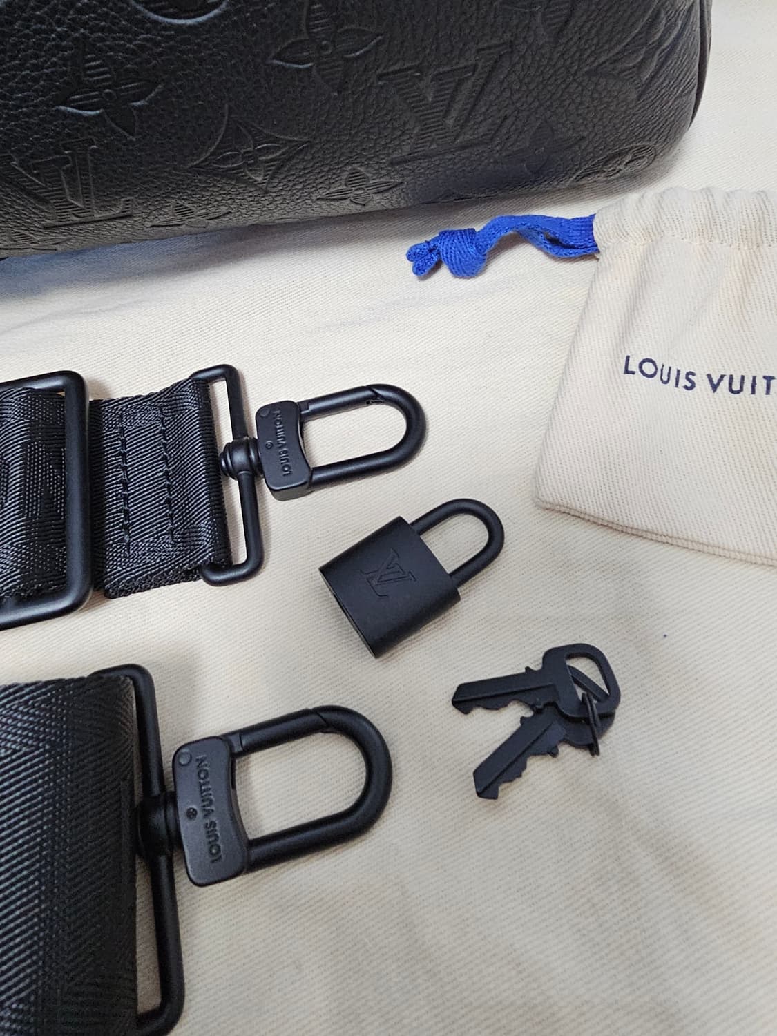 루이비통 키폴50 올레더 쉐도우 블랙 신형 (새상품) 상품이미지7