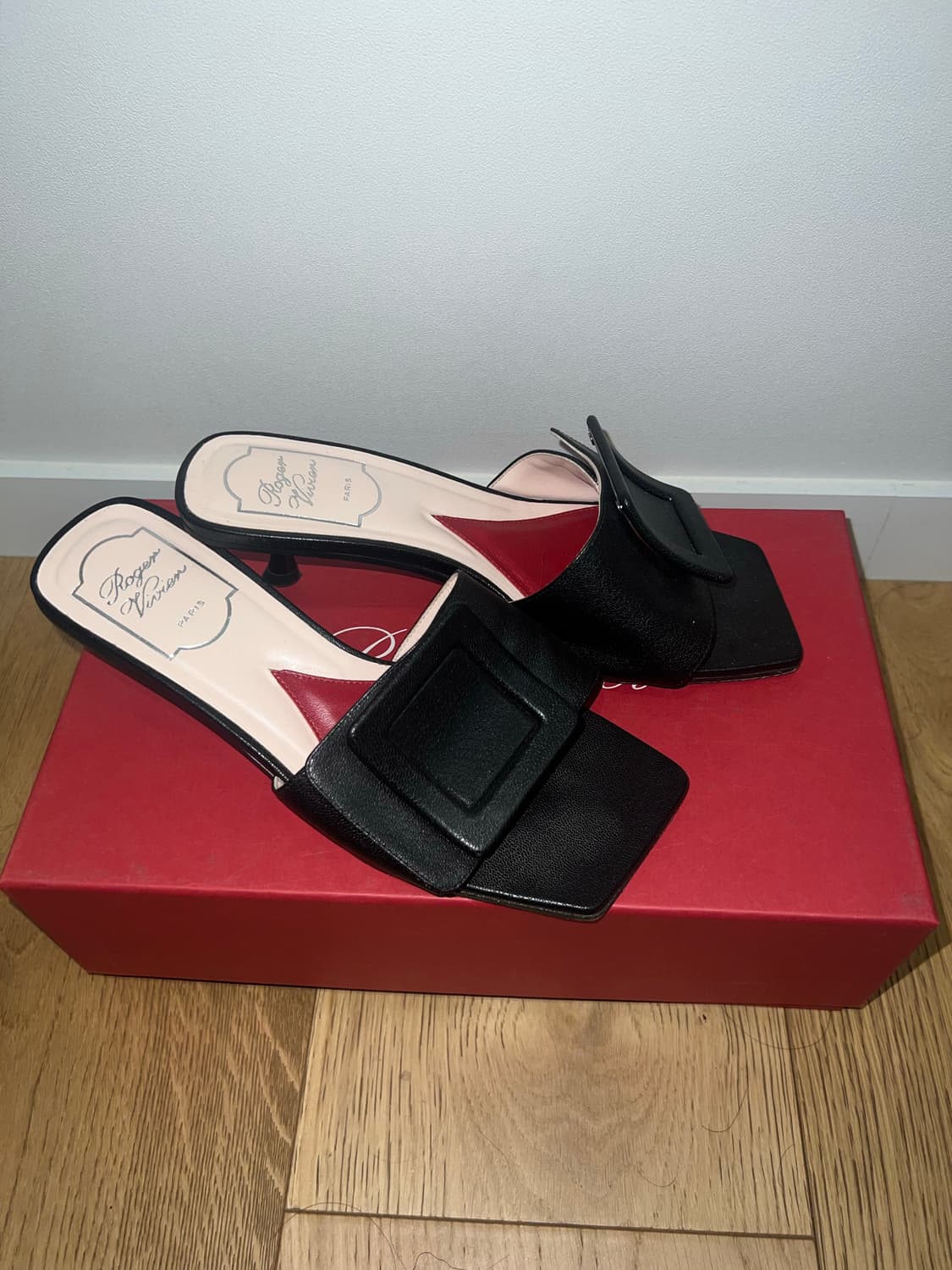 로저 비비에 뮬 (36) 상품이미지1