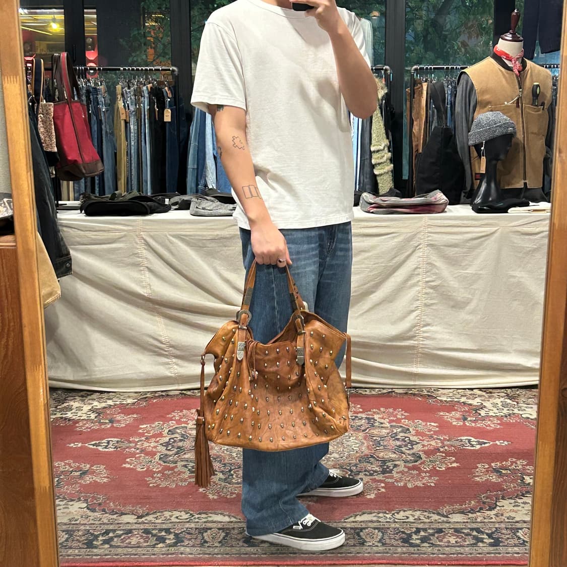 가죽 해골 스컬 스터드 숄더백 브라운 상품이미지9