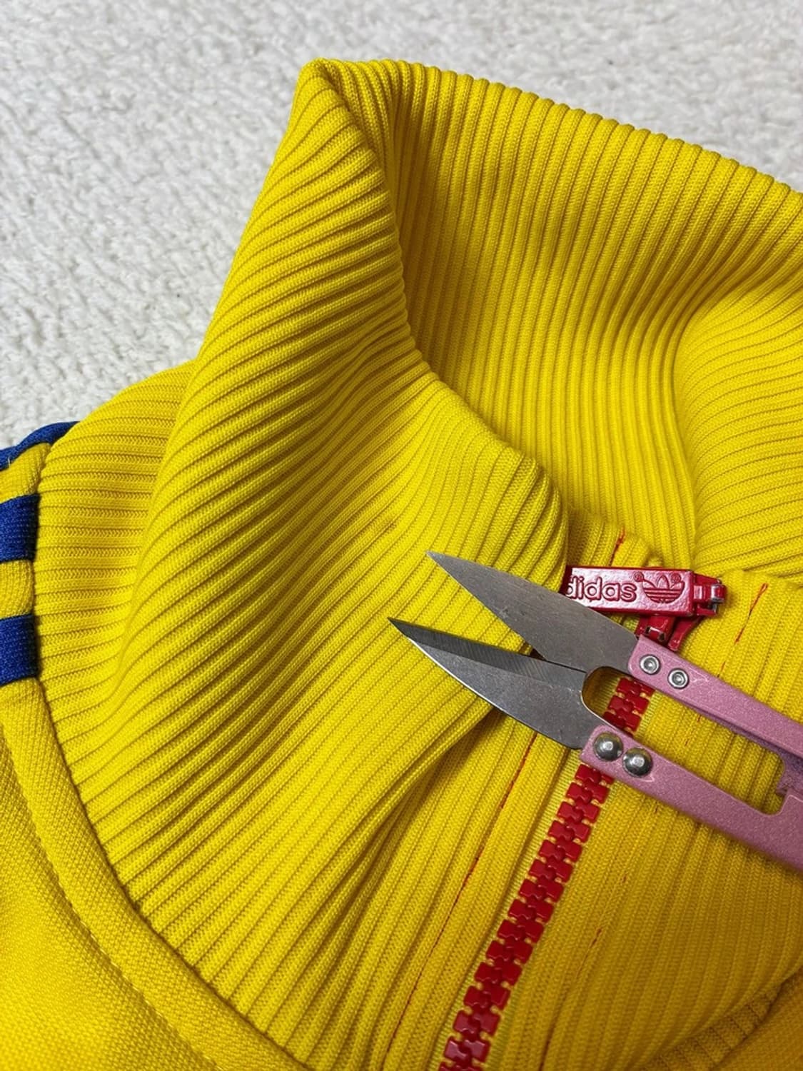 아디다스 06's 에콰도르 트랙탑 자켓 PN7386 상품이미지5