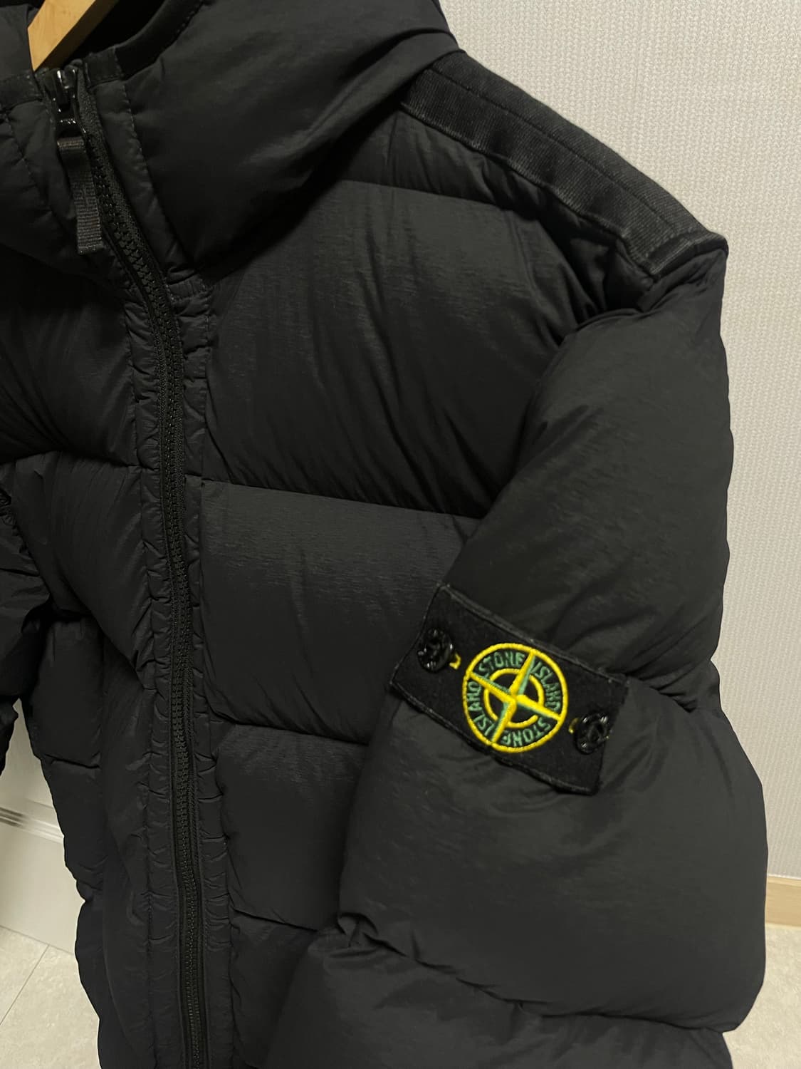 스톤 아일랜드 크링클랩스 다운 자켓 블랙 키즈 12 상품이미지3