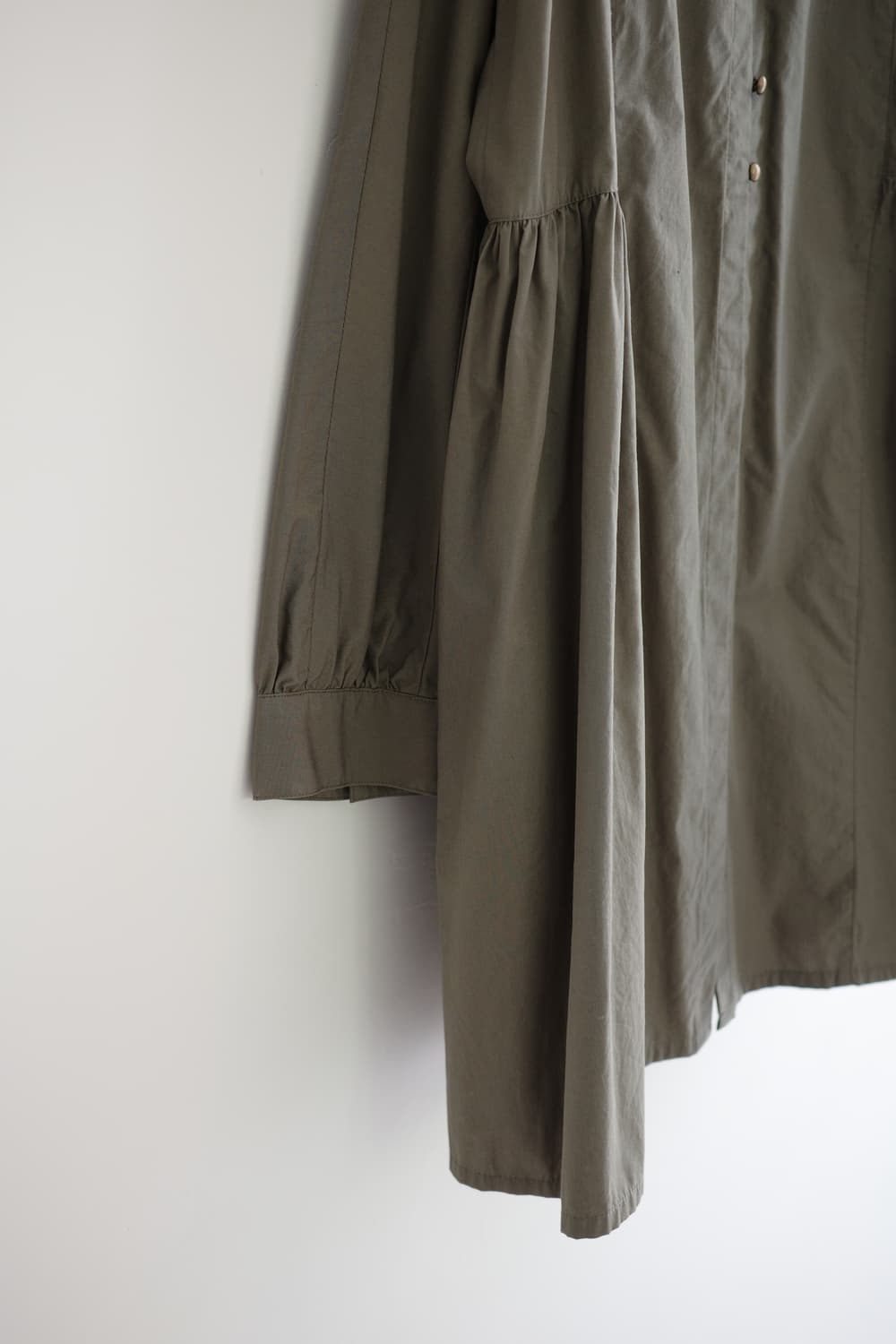 Kikki  카키 셔링 셔츠 원피스 상품이미지3