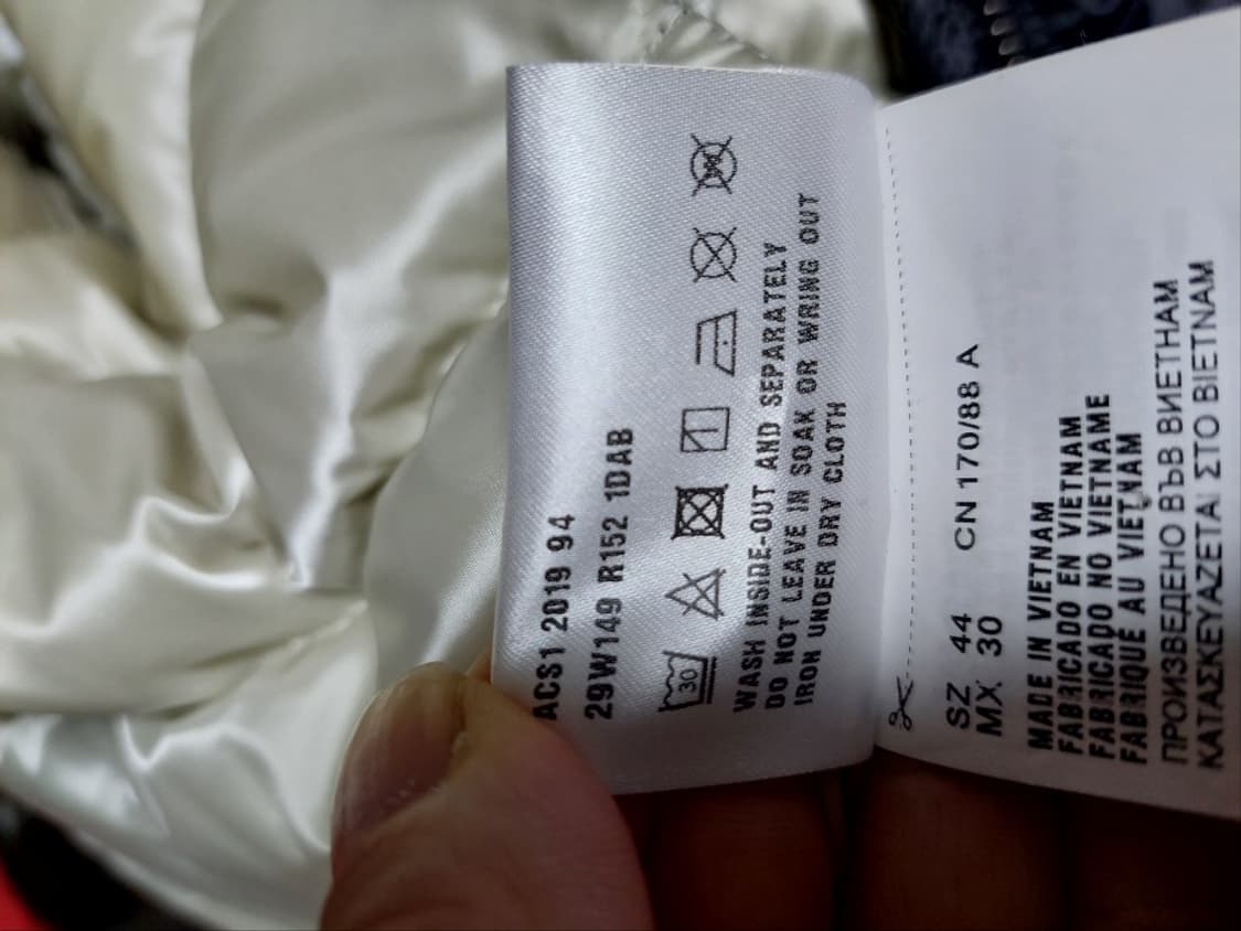 프라다 블랙 패딩 점퍼 44사이즈 상품이미지6