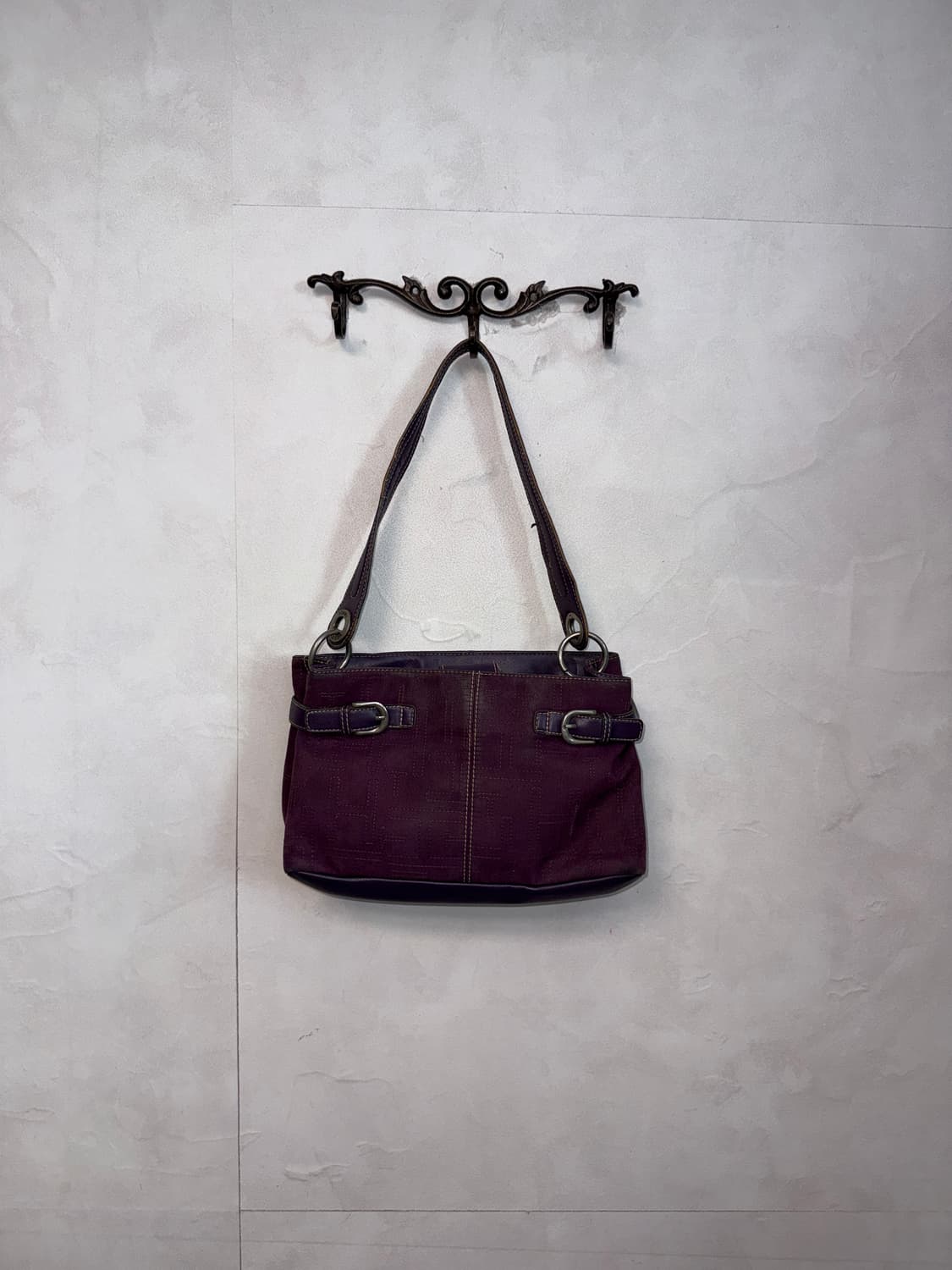 Tommy Hilfiger violet stitch buckle 숄더백 상품이미지1