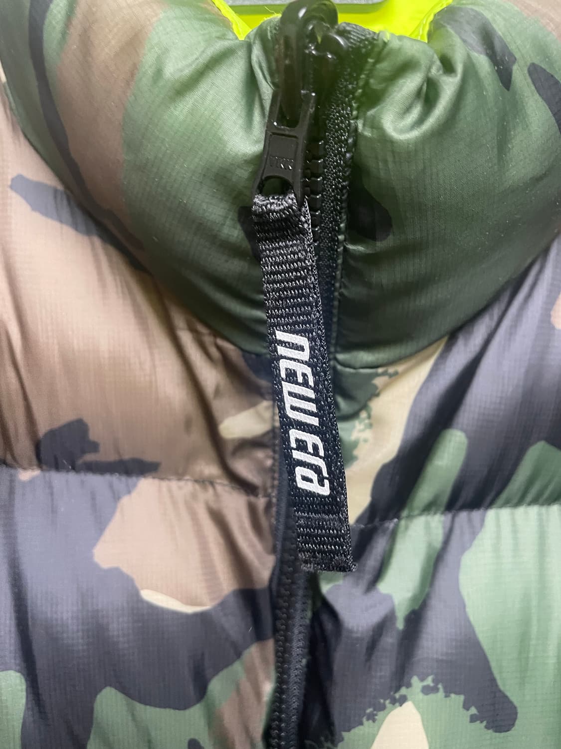 뉴에라 카모 리버시블 패딩 700 105사이즈 상품이미지2