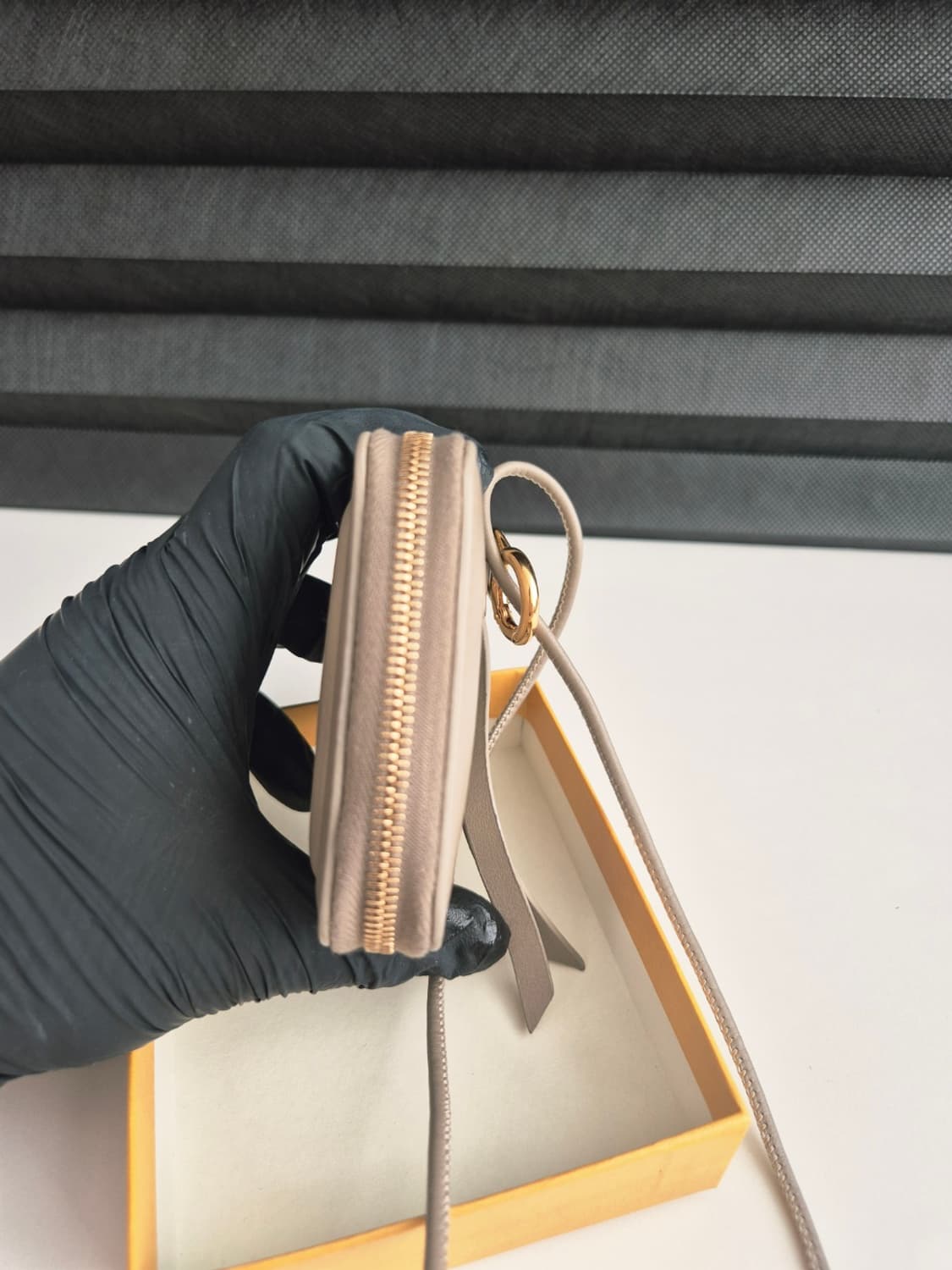 펜디 큐브 코인지갑 상품이미지3