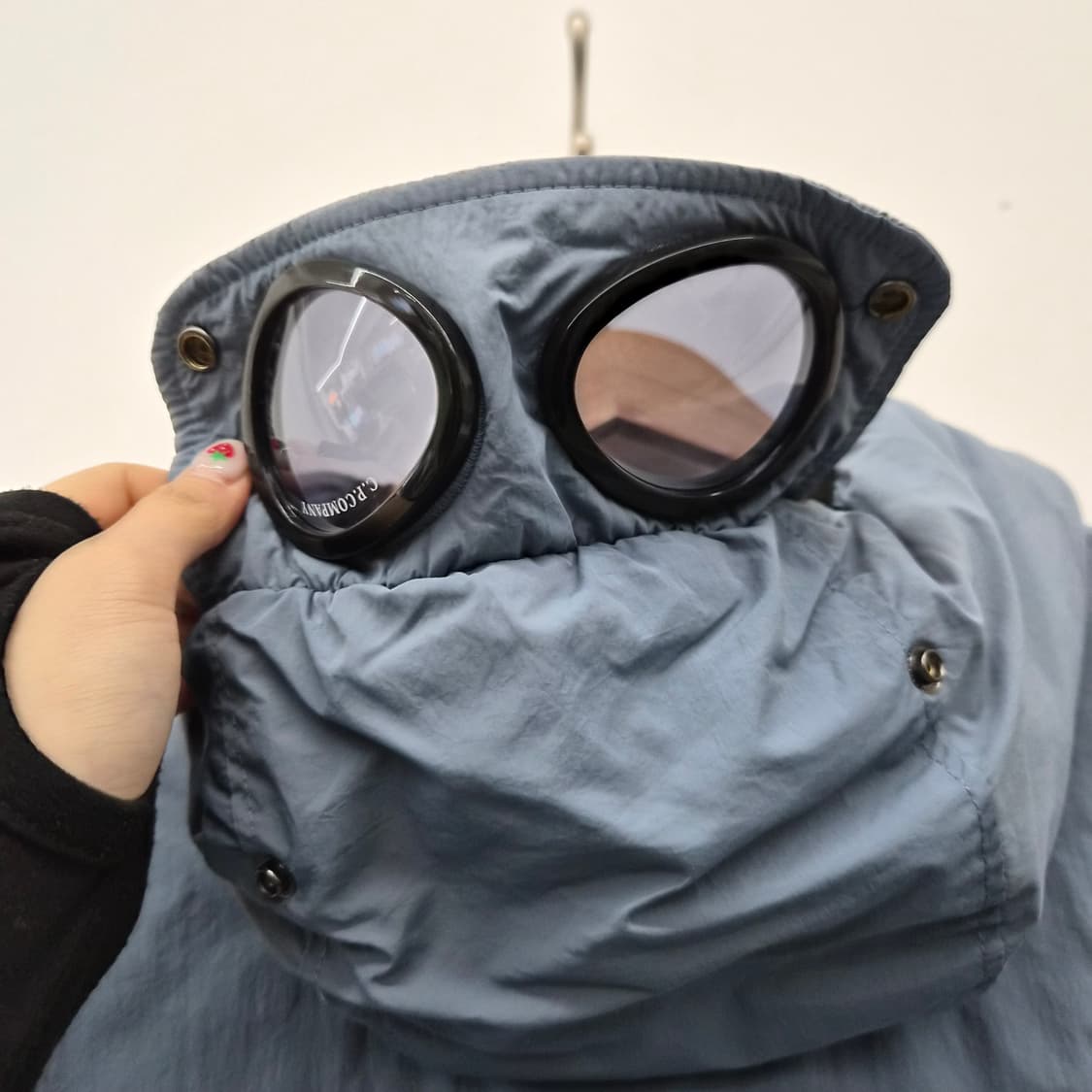 CP 컴퍼니 고글 후드 패팅 재킷 남성 M 상품이미지8