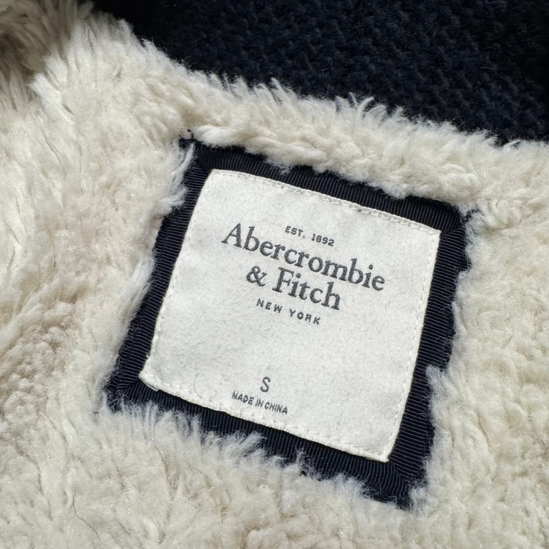 Name : 아베크롬비 딥네이비컬러 크롭 노르딕 쉐르파 가디건 :)  상품이미지5