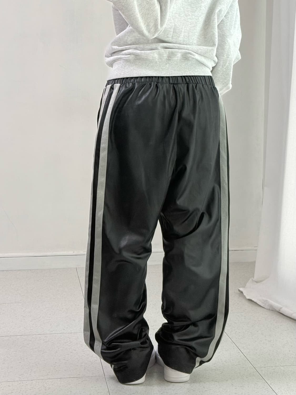 00‘s 아디다스 블랙 실버 트랙팬츠 상품이미지4