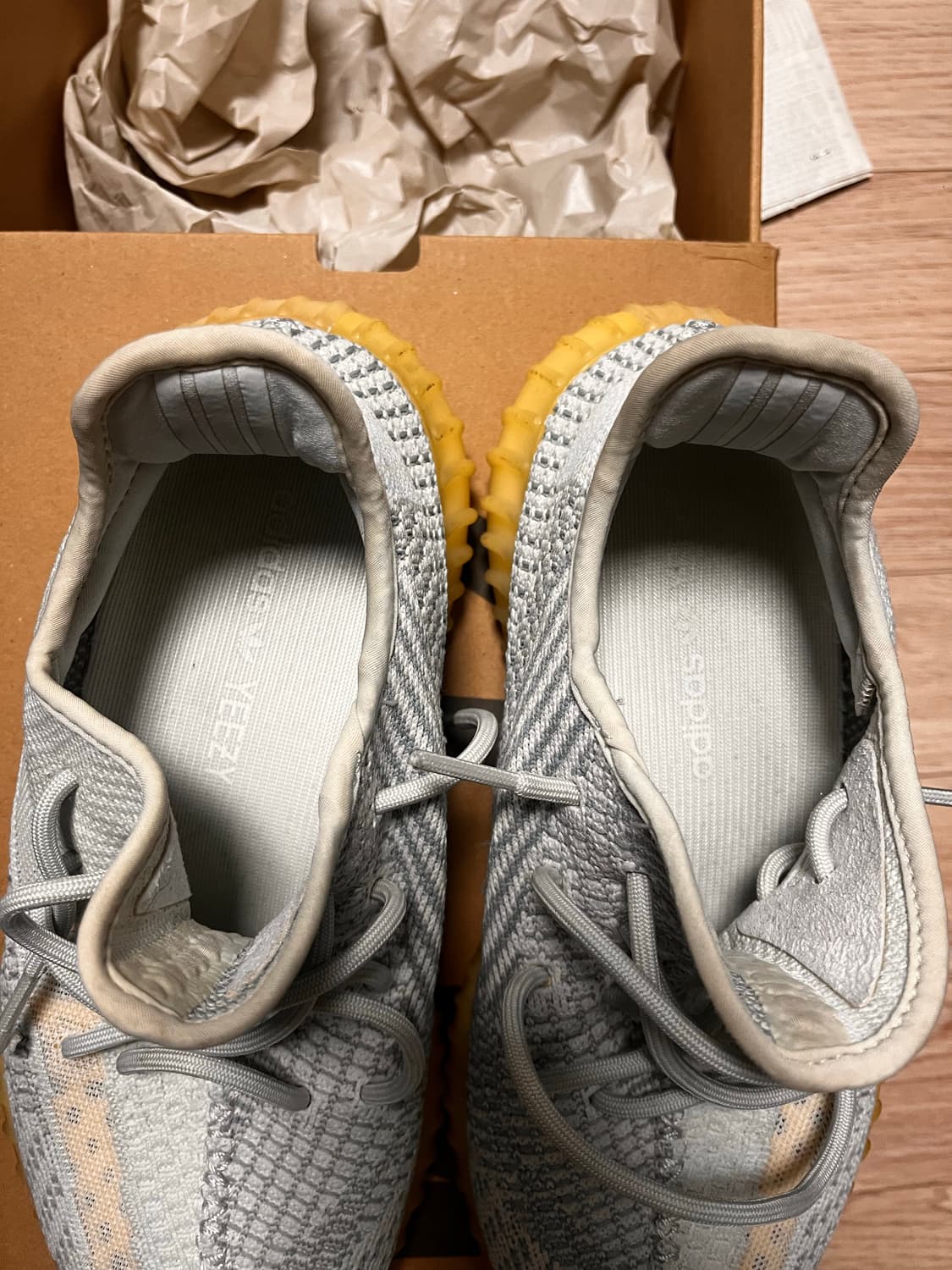 이지부스트 350 v2 상품이미지3