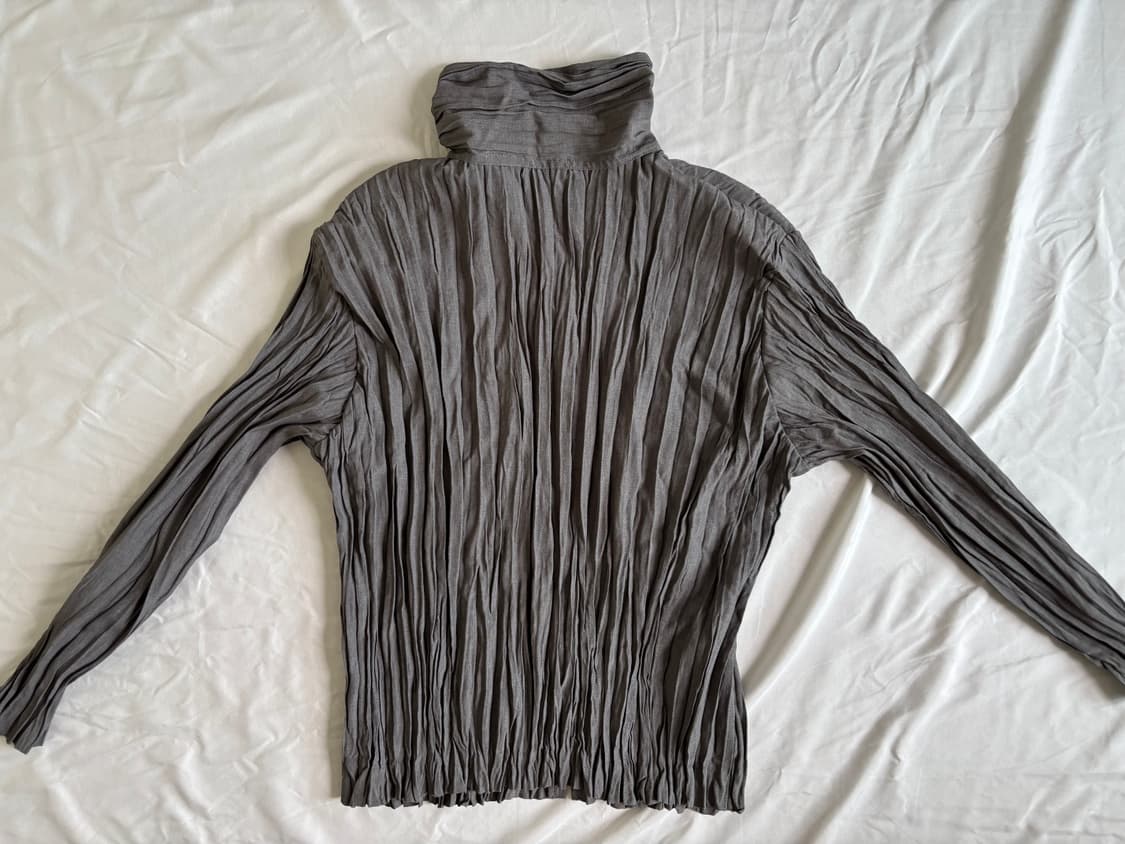 grey pleats top, half neck 상품이미지5