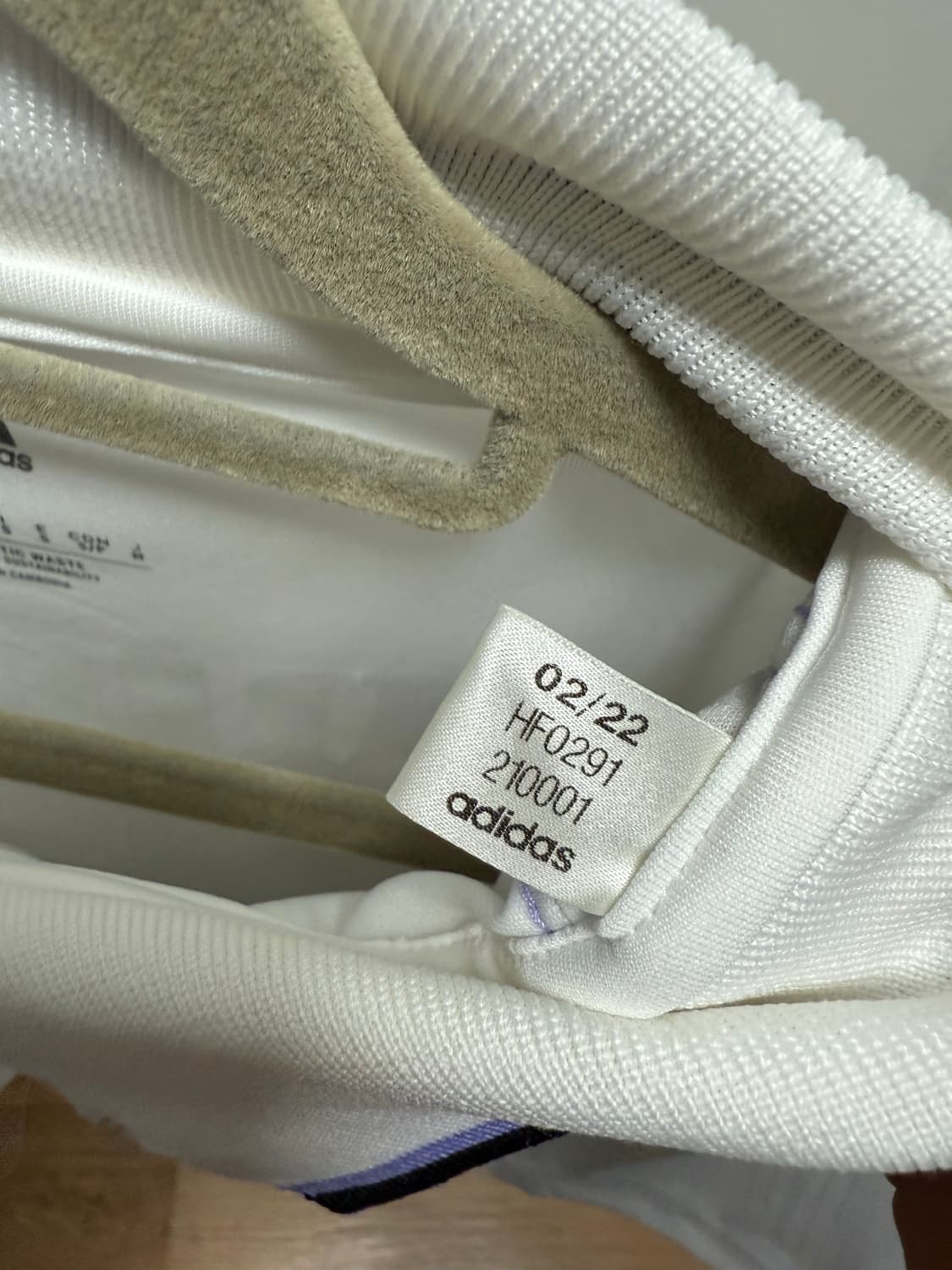 22-23 레알 마드리드 모드리치 유니폼 상품이미지4