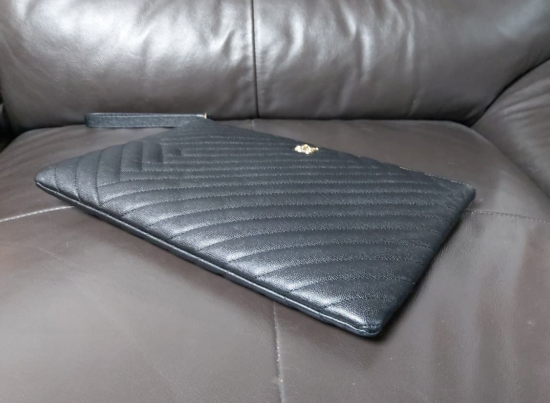 루이까또즈 L 퀼팅 라지 클러치백 블랙

 상품이미지4