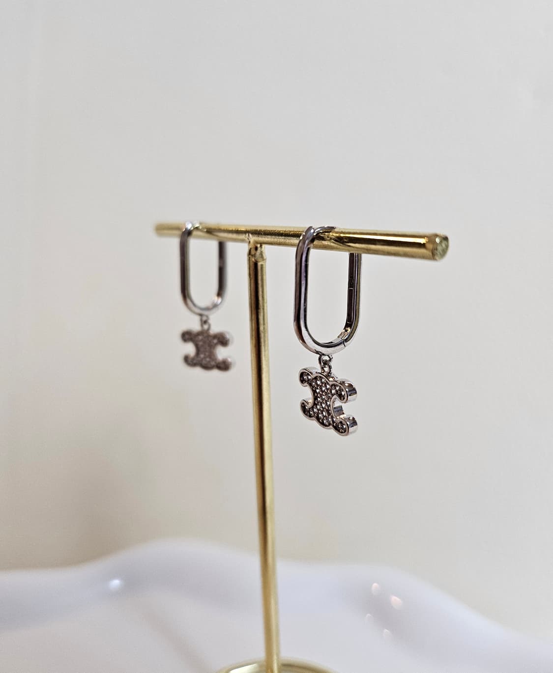 셀린느 라인스톤 트리옹프 원터치 귀걸이 실버 상품이미지3