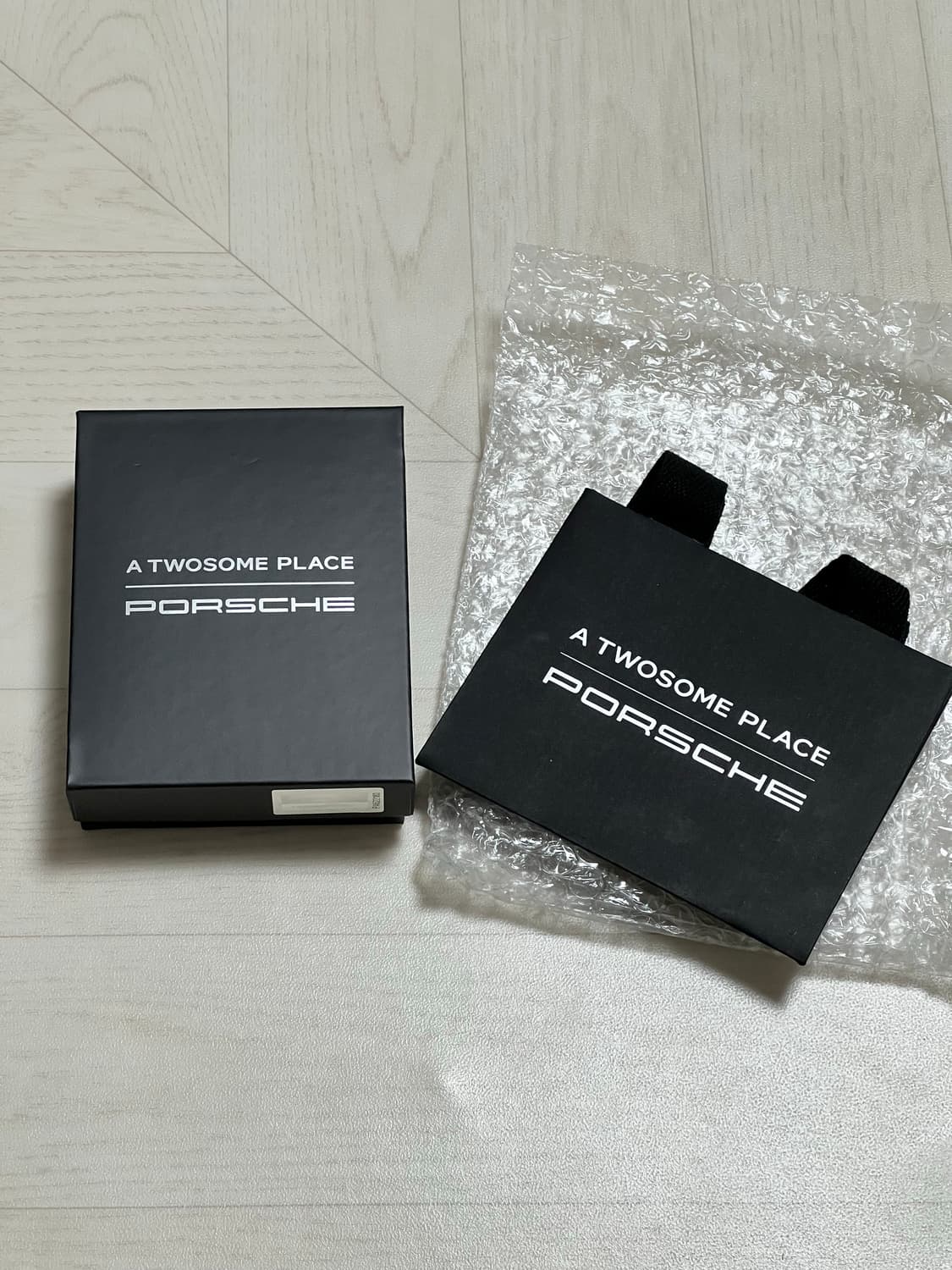 투썸플레이스 포르쉐 키링 블랙 상품이미지2