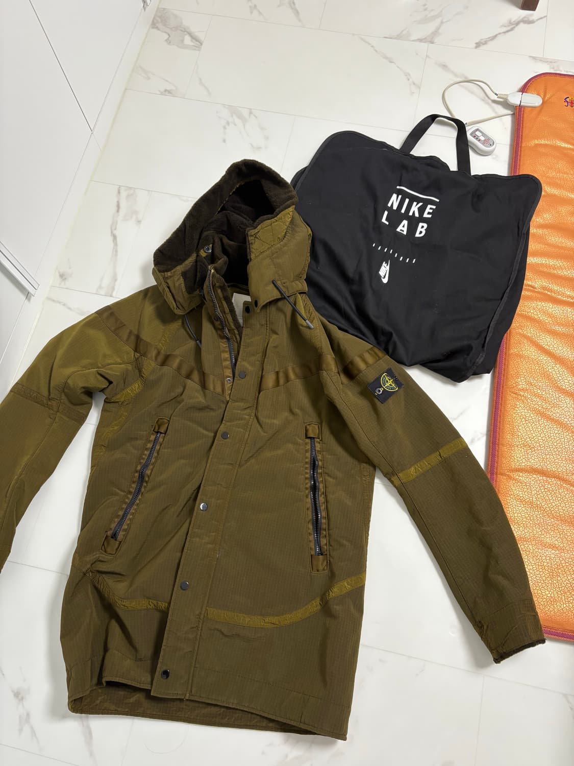 나이키 스톤아일랜드 퍼 자켓 L사이즈 상품이미지1