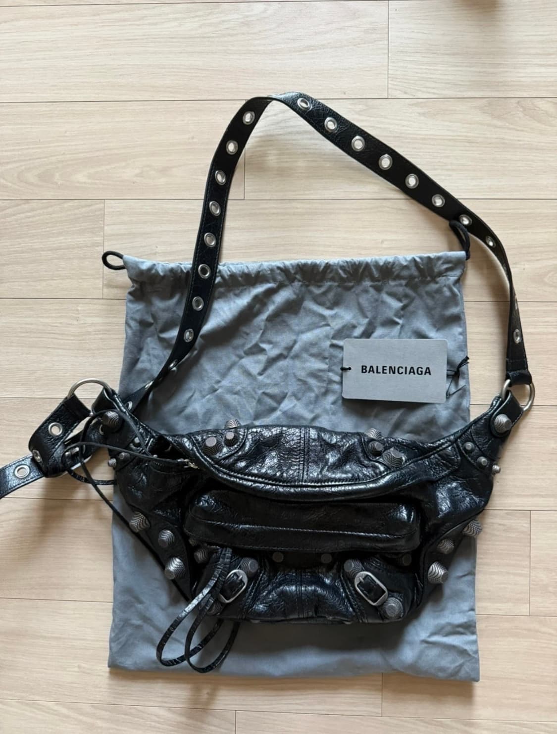 발렌시아가 르카골 맨 미디엄 벨트백 상품이미지1