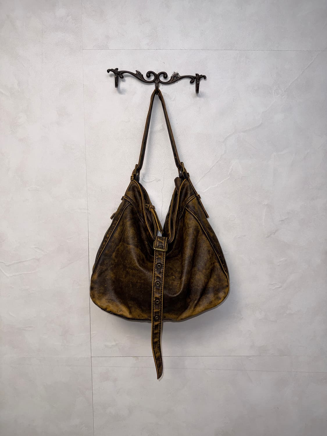 Aging yellow brown eyelet belted 숄더백 상품이미지1