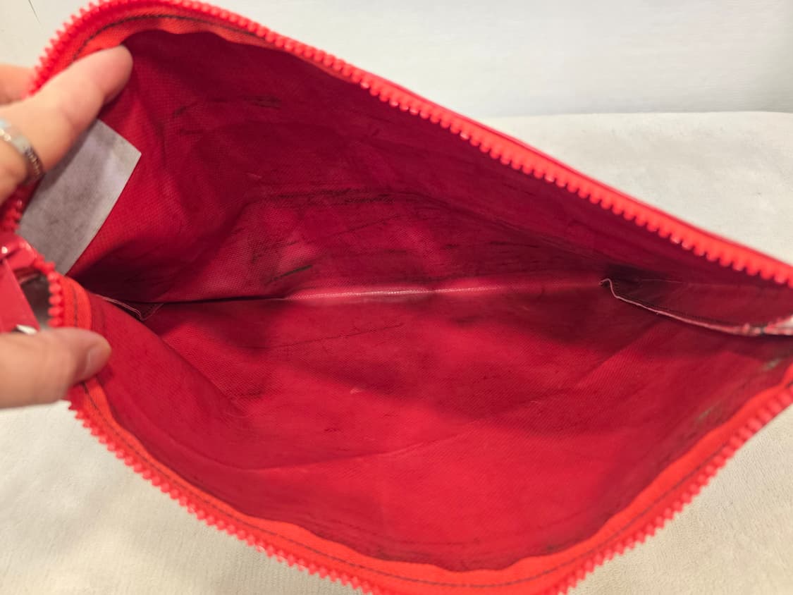 프라이탁 남여공용 클러치백 레드/화이트 상품이미지6