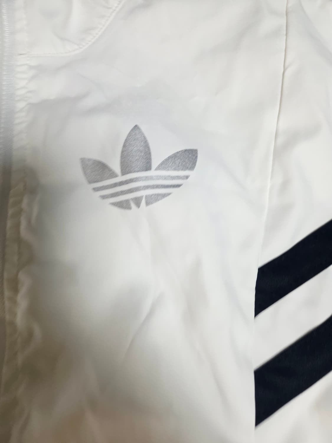 [아디다스] Y2K 화이트 블랙 투라인 백로고 크롭 바람막이 자켓L 상품이미지3