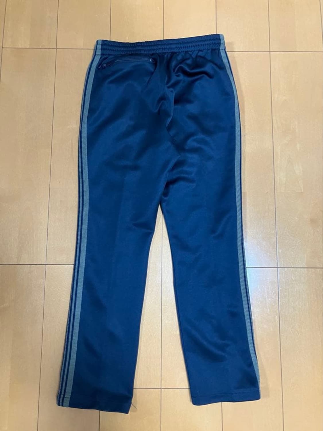 니들스 트랙 팬츠 폴리 스무스 네이비 내로우 핏 상품이미지2