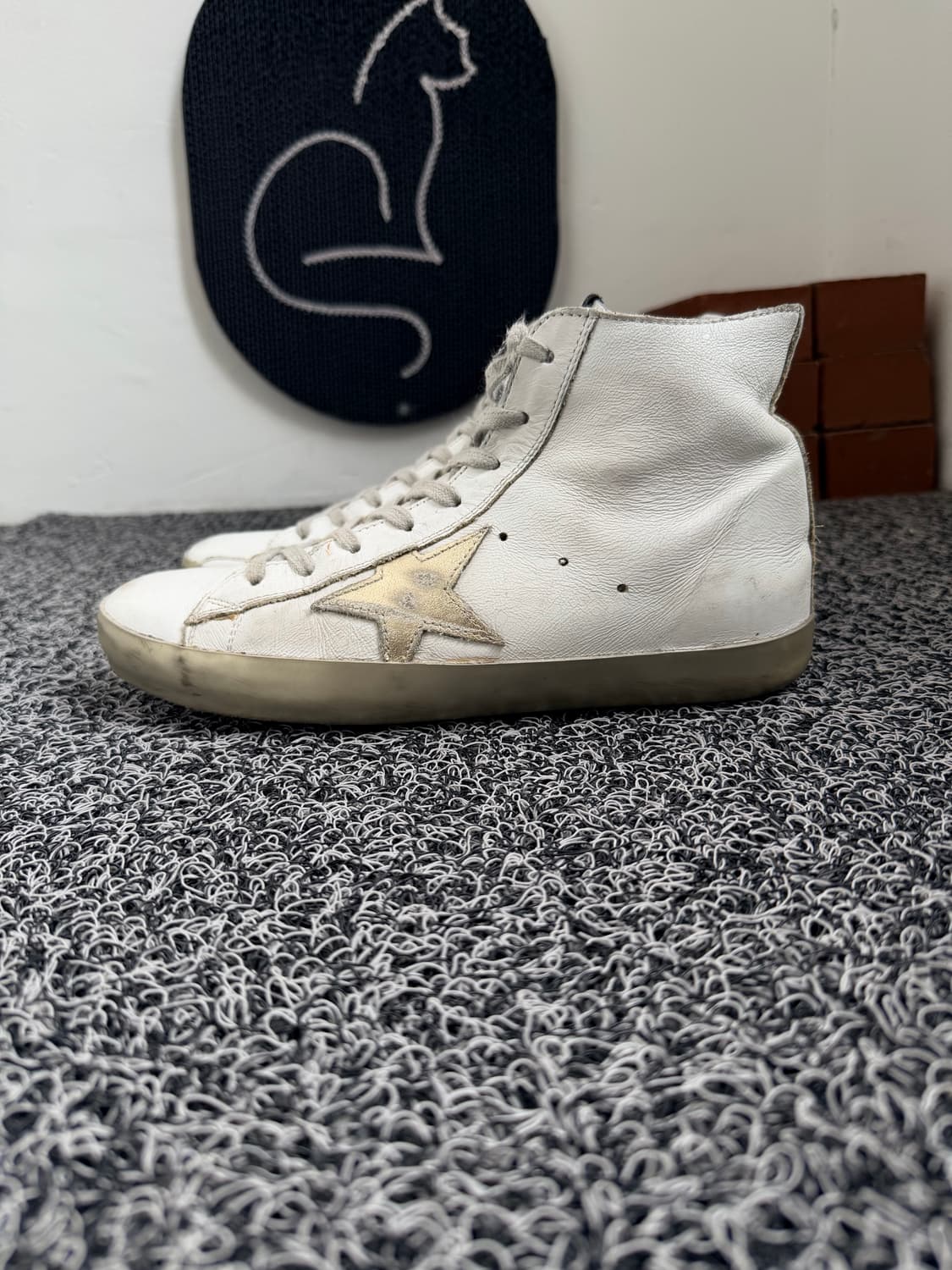 골든구스 프란시(Golden Goose Francy) 화이트 스웨이드 스 상품이미지2