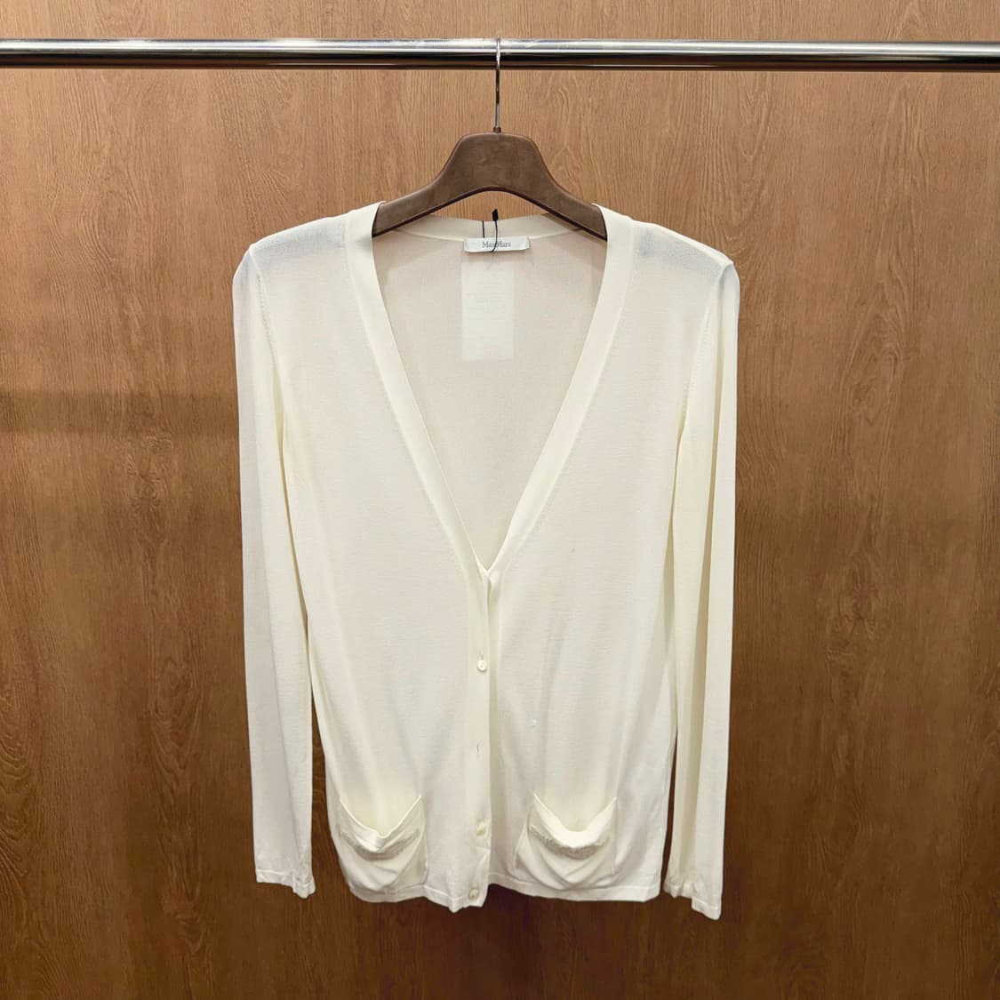 막스마라 브이넥 긴팔 니트 가디건 무지 디테일 루즈핏 아이보리 상품이미지2