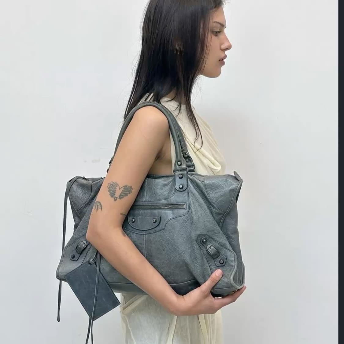 발렌시아가 클래식 모터백 에메랄드그레이 상품이미지10