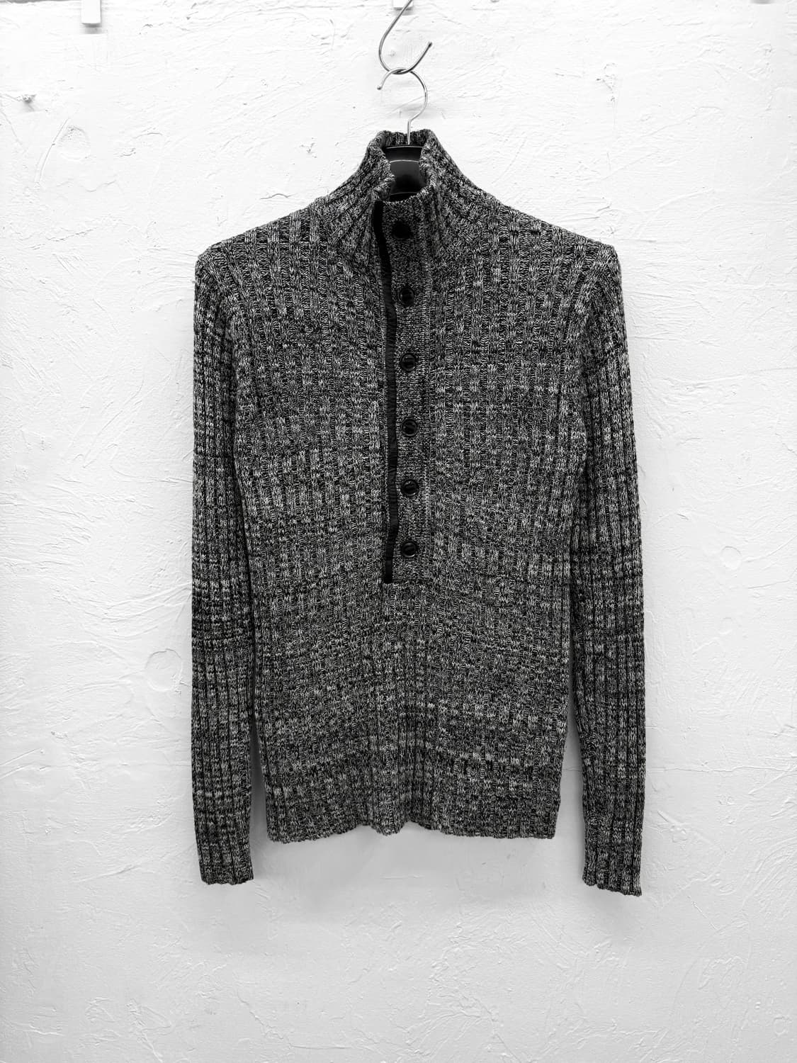 monsieur nicole 하이넥 하프버튼 니트 상품이미지1