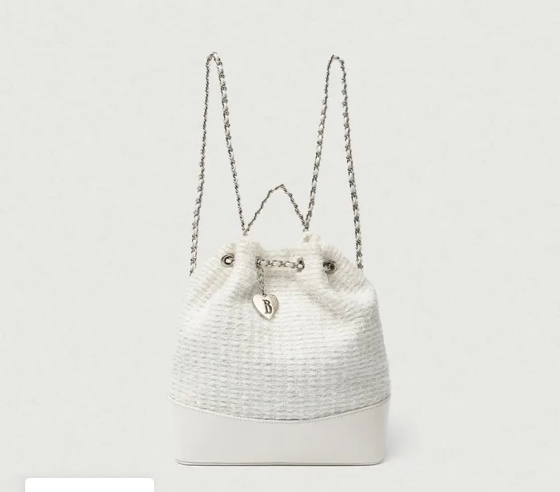 새상품) 풀박 더바넷 트위드 드로우스트링 체인 백팩 아이보리 상품이미지1