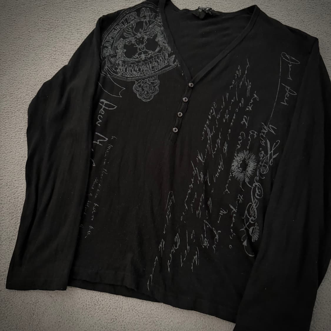 Lettering button detail long sleeve 상품이미지3