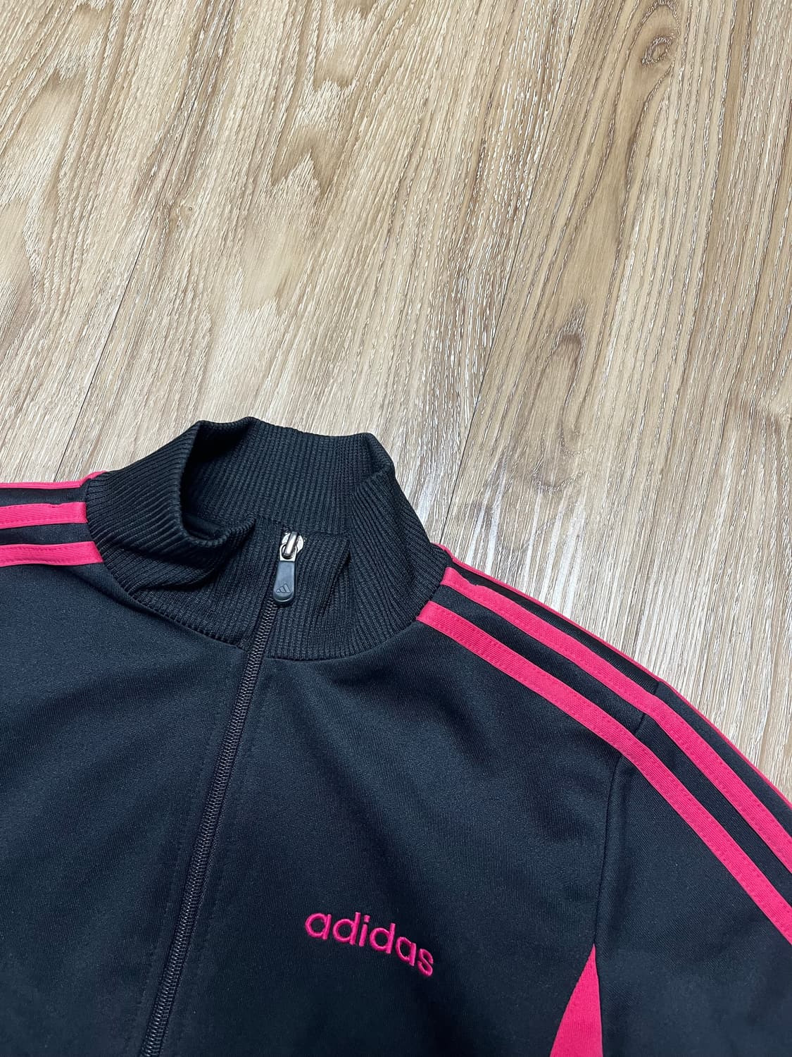 아디다스 빅레터링 트랙탑 져지 상품이미지3