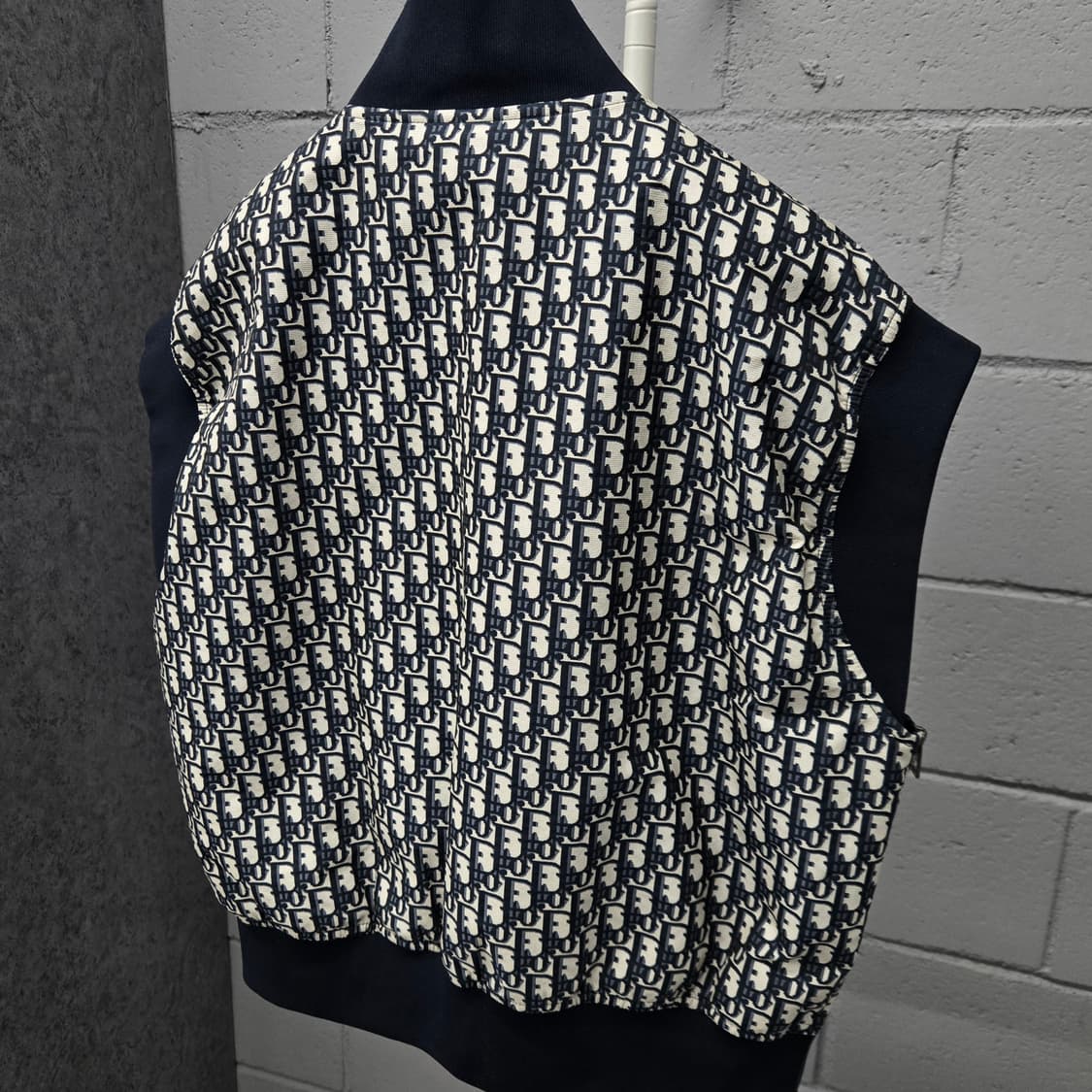 디올 오블리크 테크니컬 태피터 조끼 자켓 42 상품이미지5