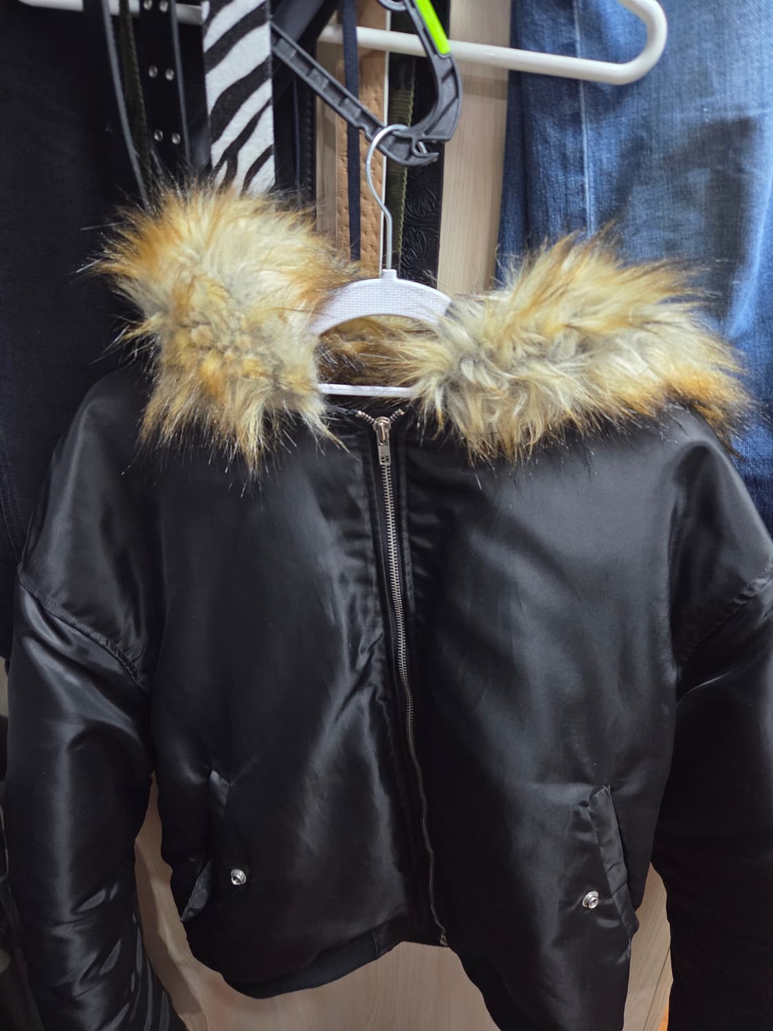 크롭 퍼 ma1 상품이미지1