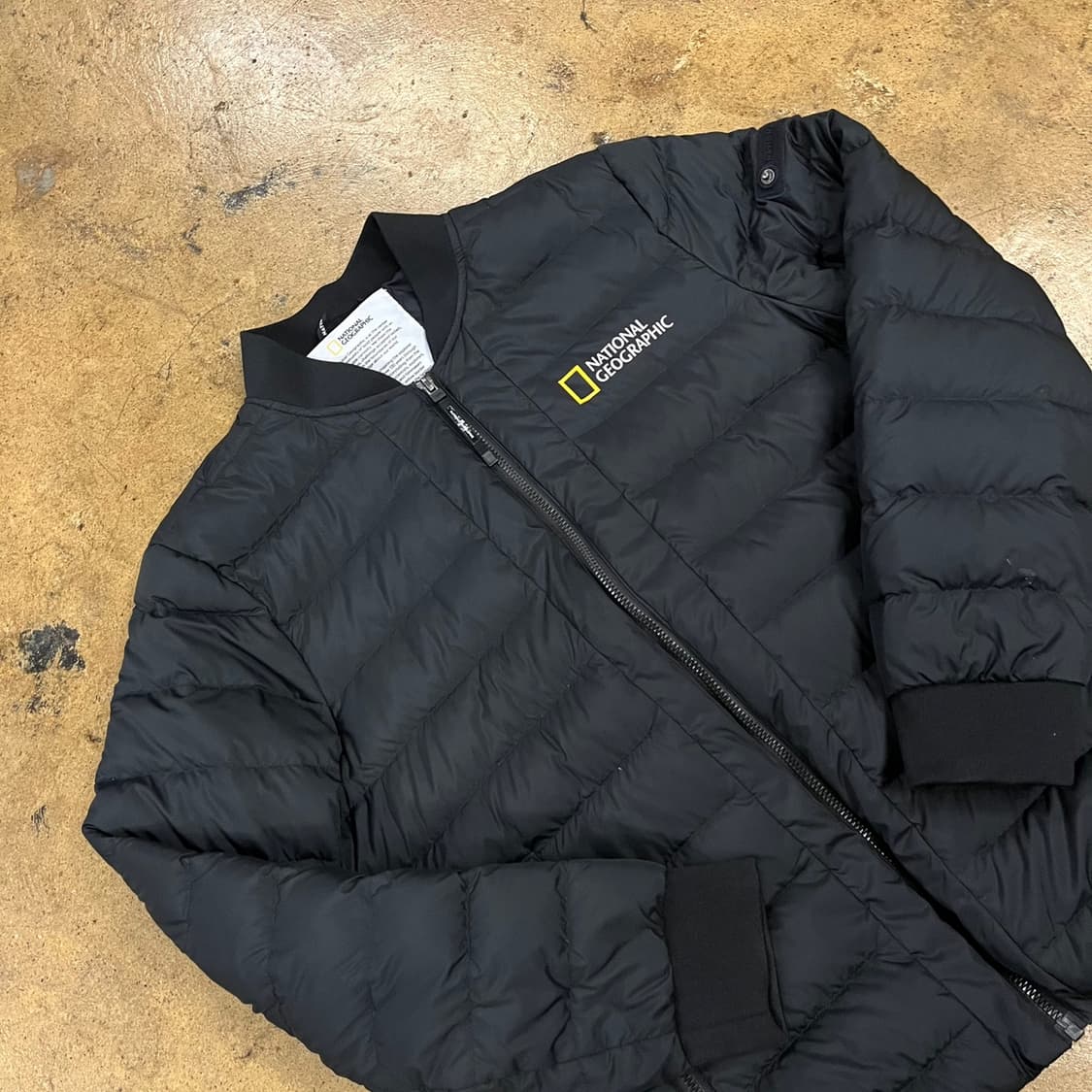 [정품/M] 내셔널지오그래픽 경량 패딩 블랙 b10 상품이미지1