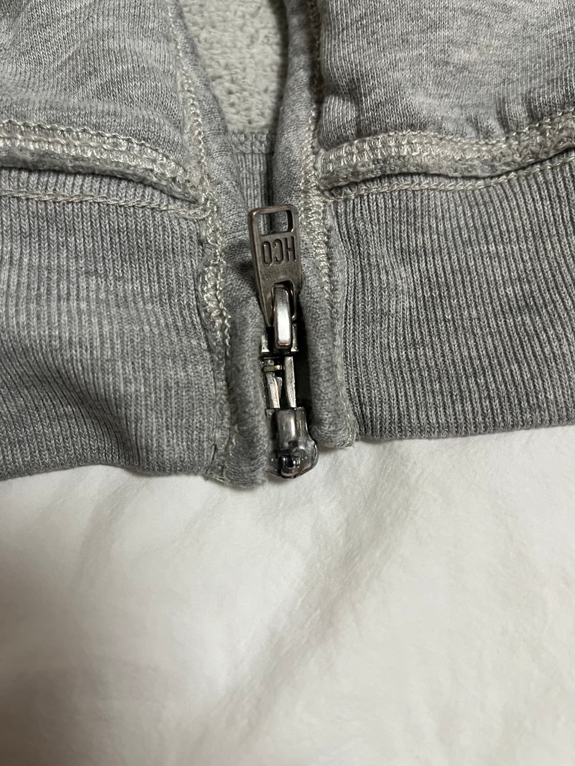 홀리스터 y2k 딱붙핏 슬림 그레이 핑크 후집 후드집업 상품이미지2