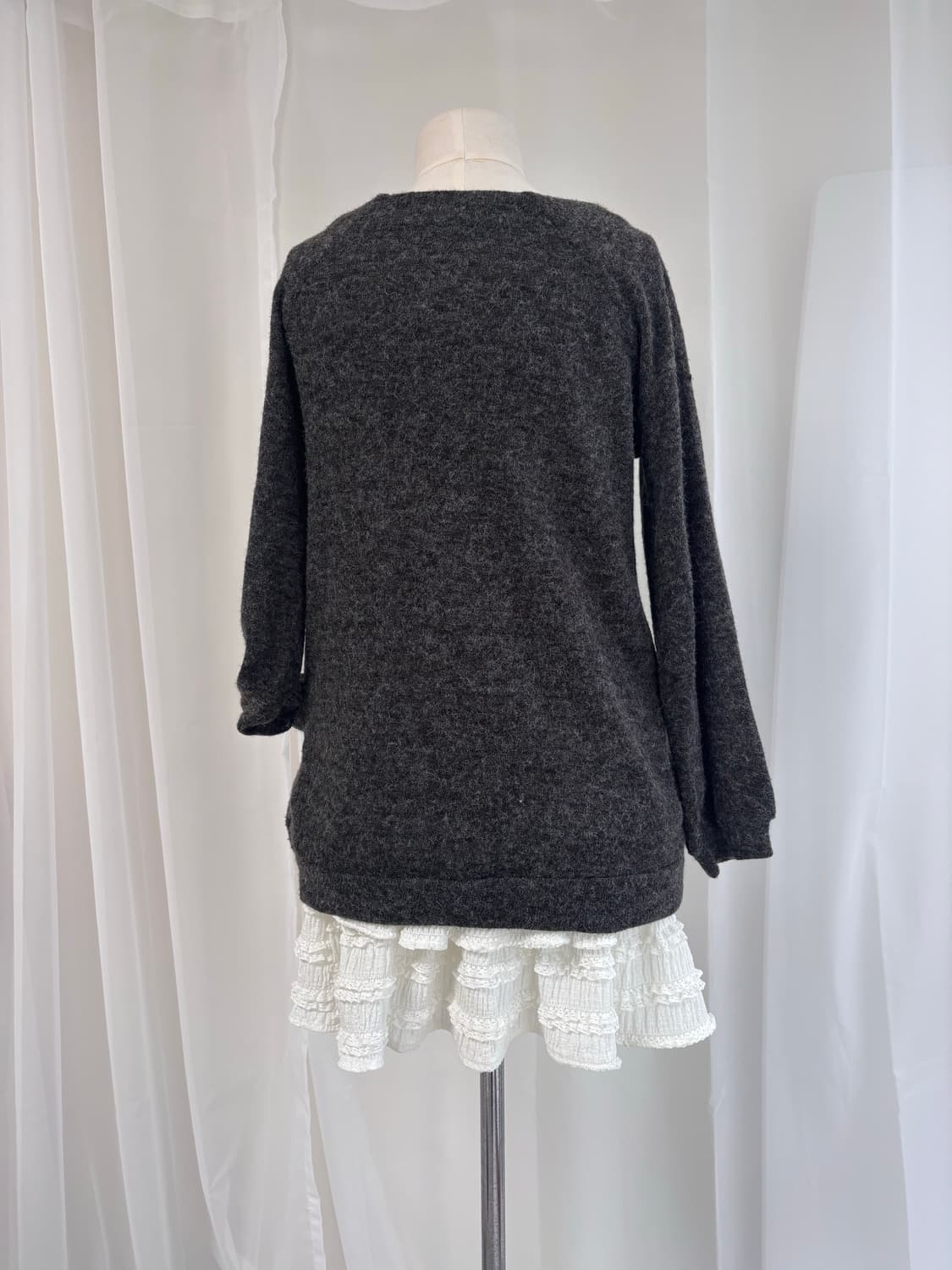 와글 버튼 트임 보카시 풀오버 상품이미지8