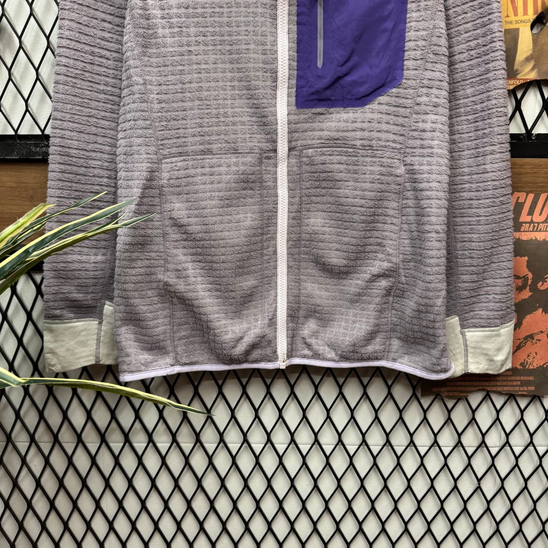 파타고니아 R3 리버시블 집업 자켓 전면 로고 포켓 포인트 퍼플 상품이미지6