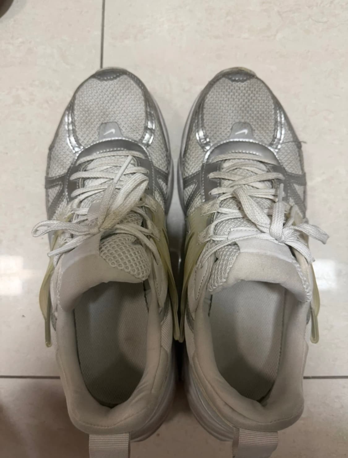 나이키 V2K 런 메탈릭 실버 화이트 280 상품이미지2