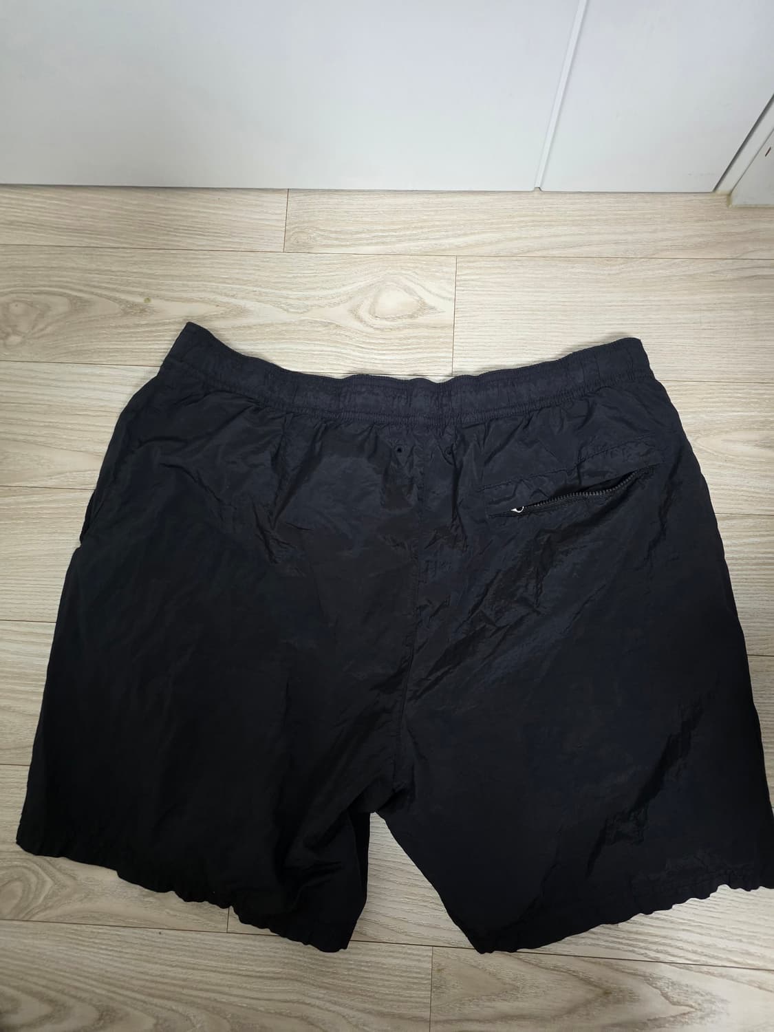 [L] 스톤아일랜드 나일론 메탈 스윔팬츠 반바지 블랙 상품이미지2