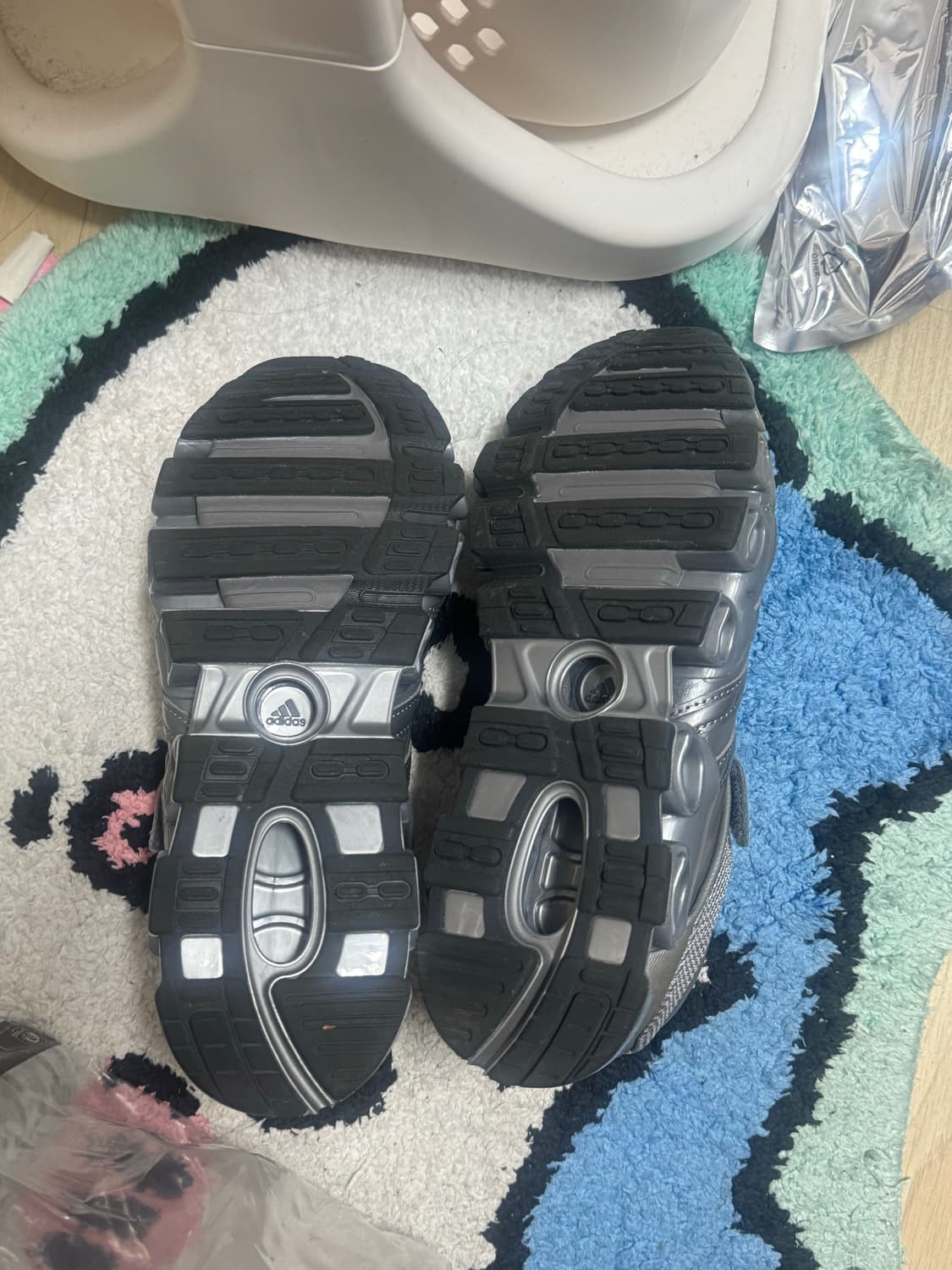 (W) 아디다스 x 타끄와 빈트 알리 메가라이드 메리 제인 아이언 메탈릭 상품이미지4