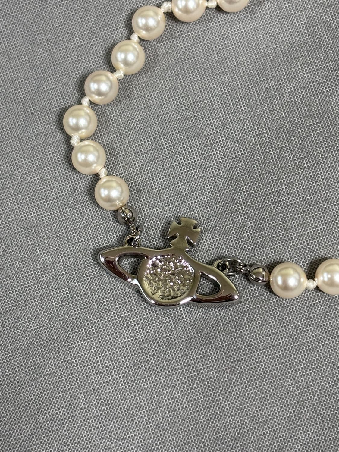 비비안웨스트우드 미니 바스 릴리프 초커 목걸이 상품이미지3