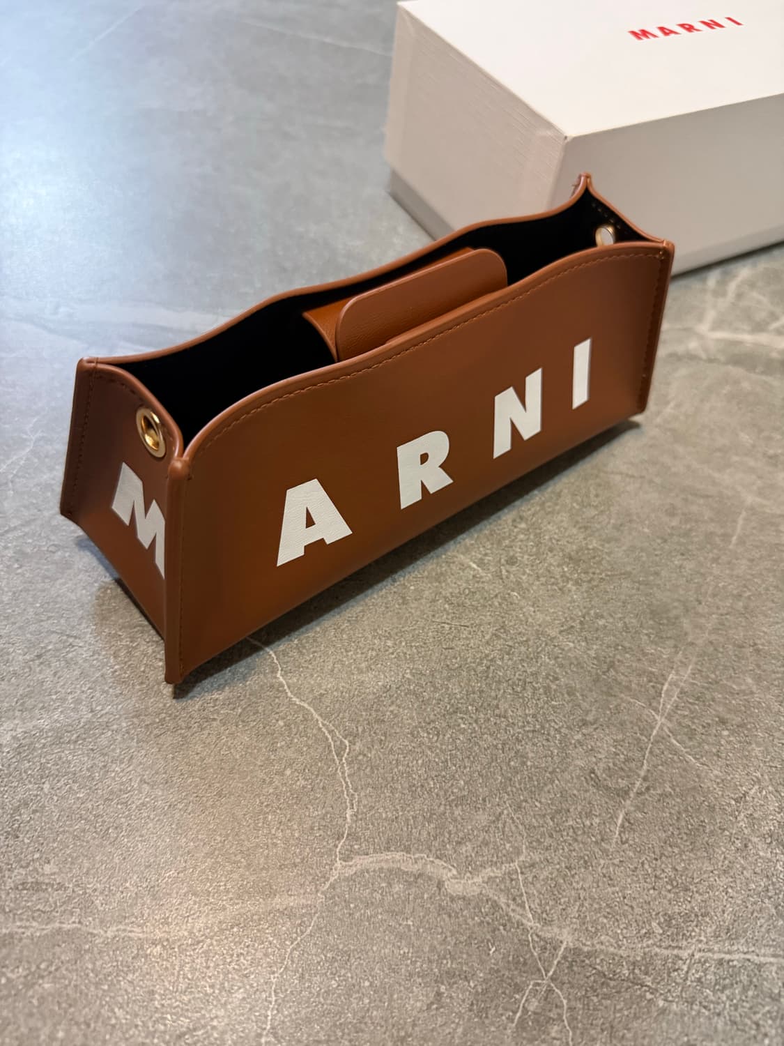 마르니 선글라스 케이스 상품이미지1