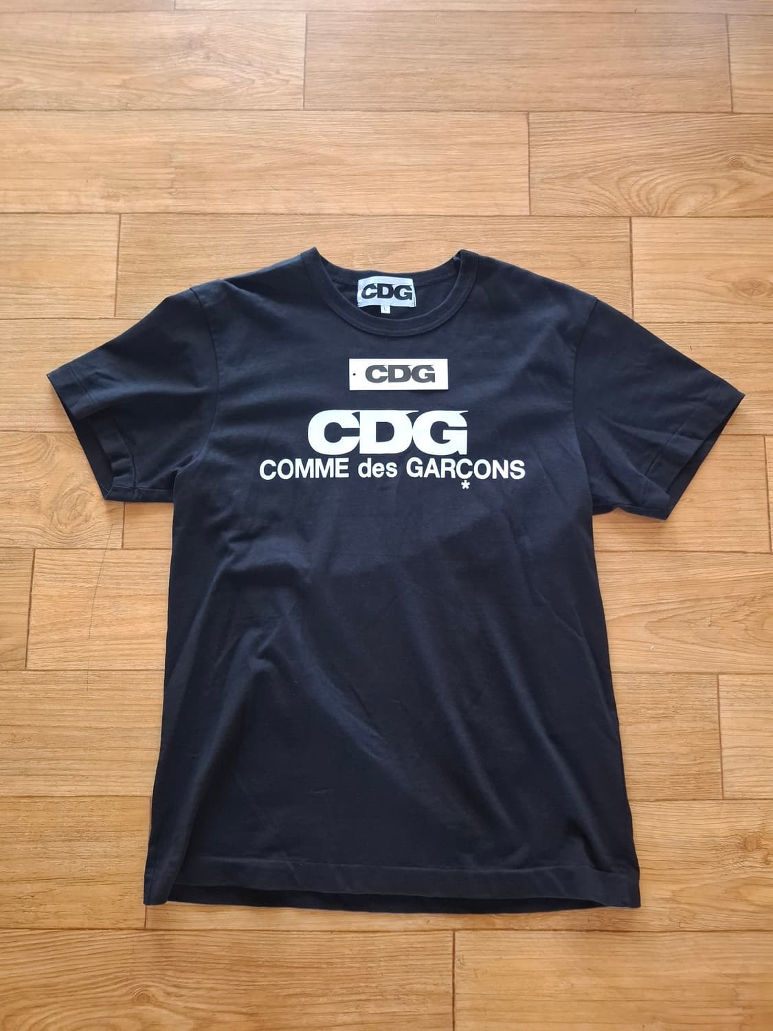 꼼데가르송 CDG 로고 반팔티 블랙 L 상품이미지1