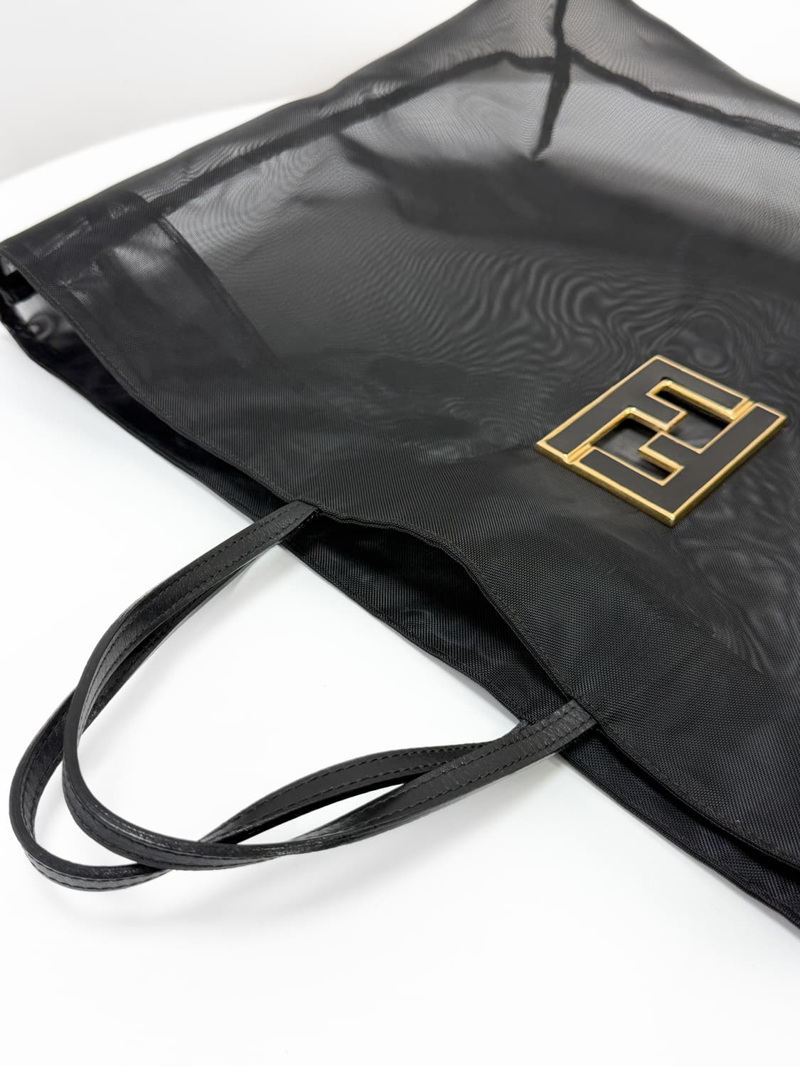 펜디 FF 로고 플라크 나일론 메쉬 토트백 상품이미지1
