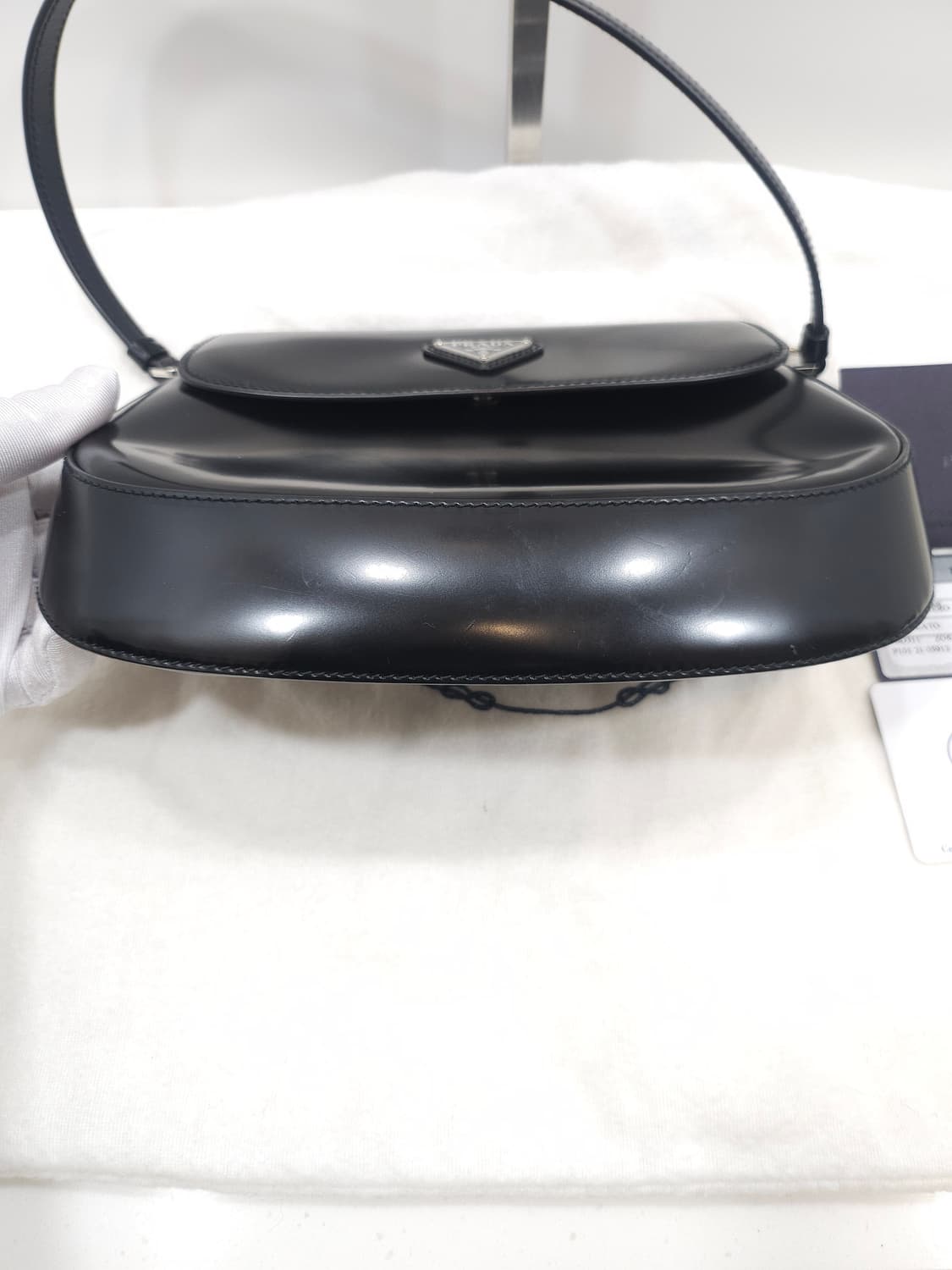 프라다 클레오 브러시드 레더 플랩 숄더백 상품이미지5