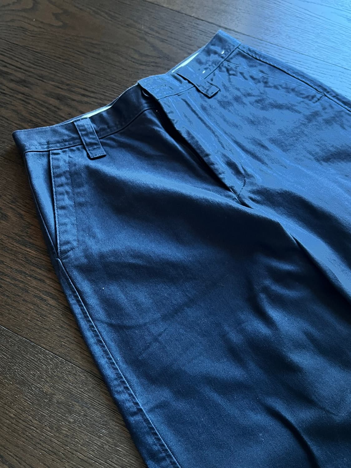 유니클로 와이드핏치노팬츠 네이비 상품이미지3