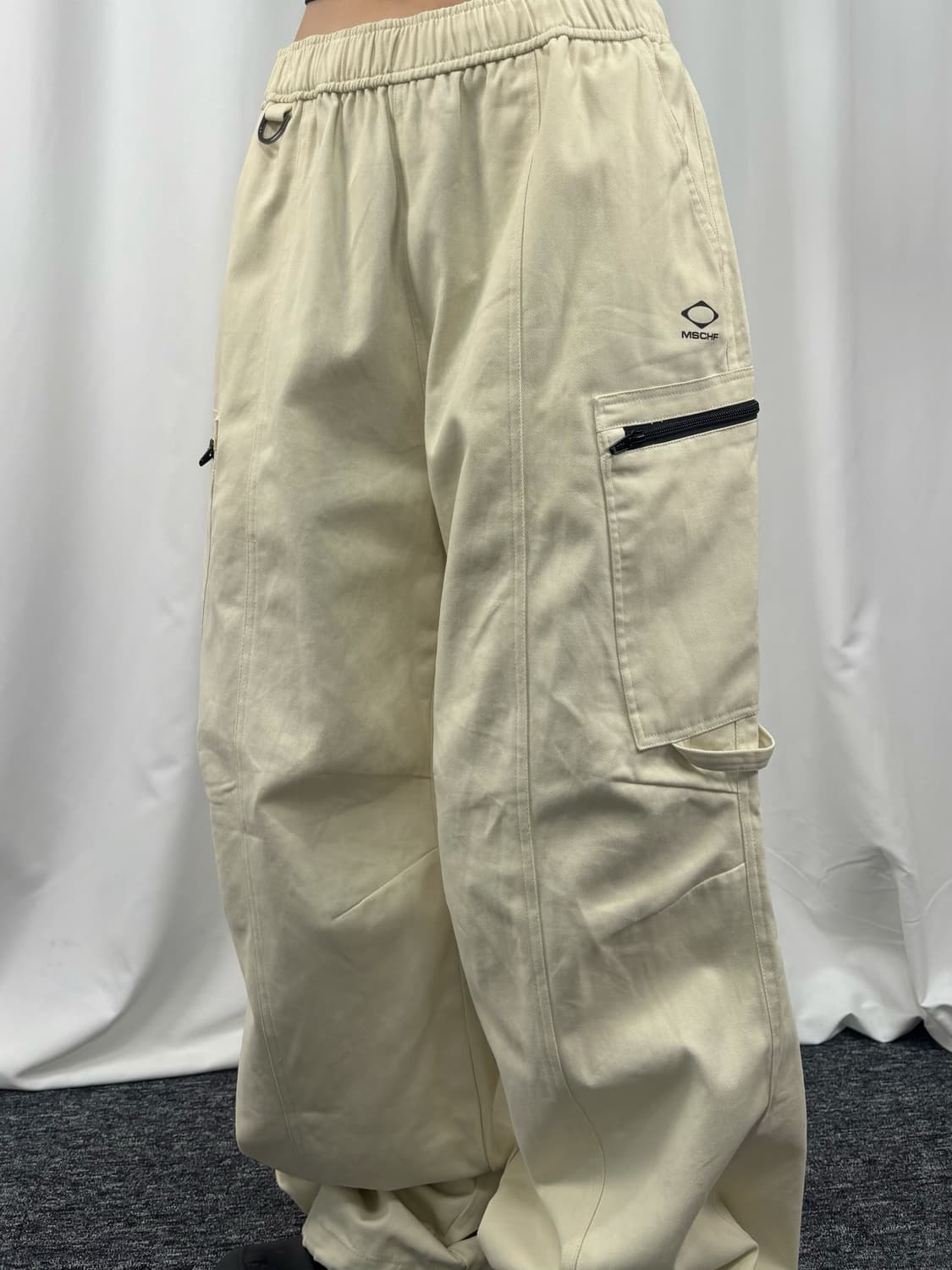 미스치프 베이지 드로잉 스트링 배기 팬츠 상품이미지3