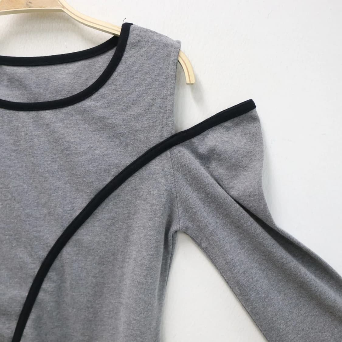 GRL 유니크 라인 원 숄더 오픈 긴팔 티셔츠 63192 상품이미지7